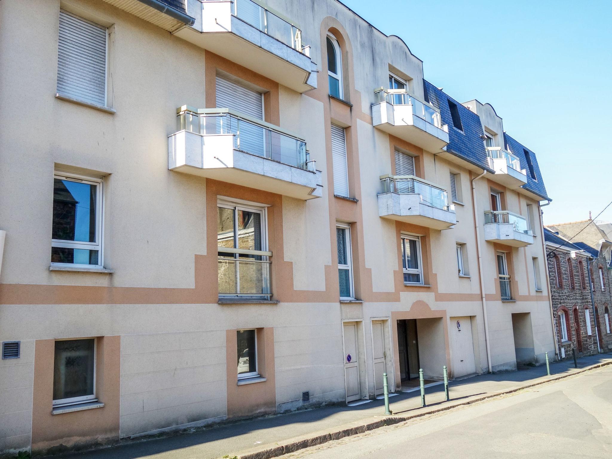 Foto 5 - Apartamento de 1 habitación en Dinard con vistas al mar