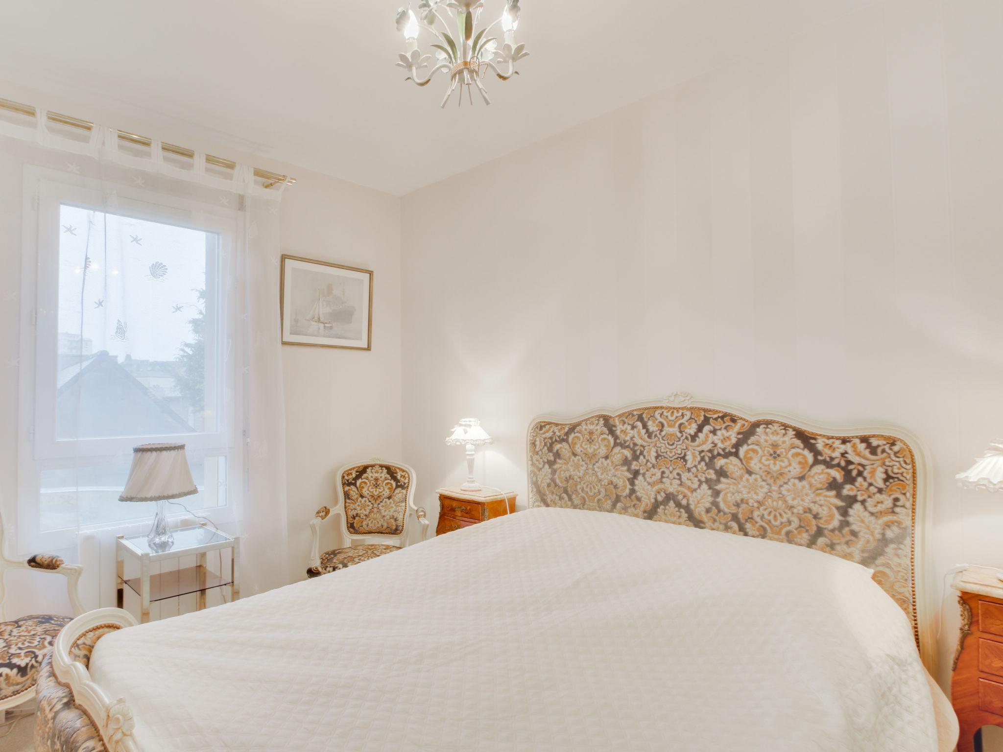 Foto 3 - Apartamento de 1 habitación en Dinard con vistas al mar