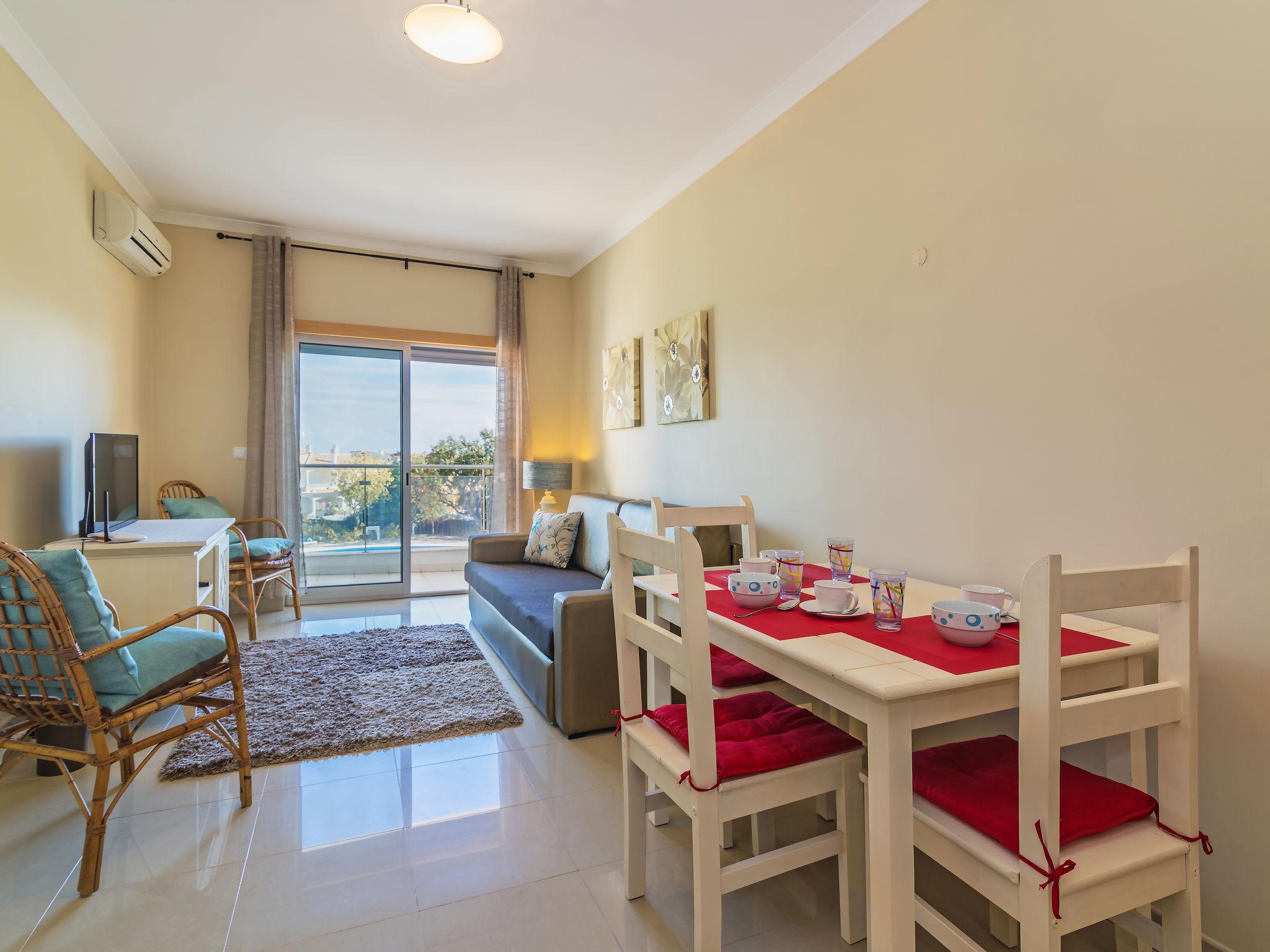 Foto 3 - Apartamento de 1 habitación en Albufeira con piscina y vistas al mar