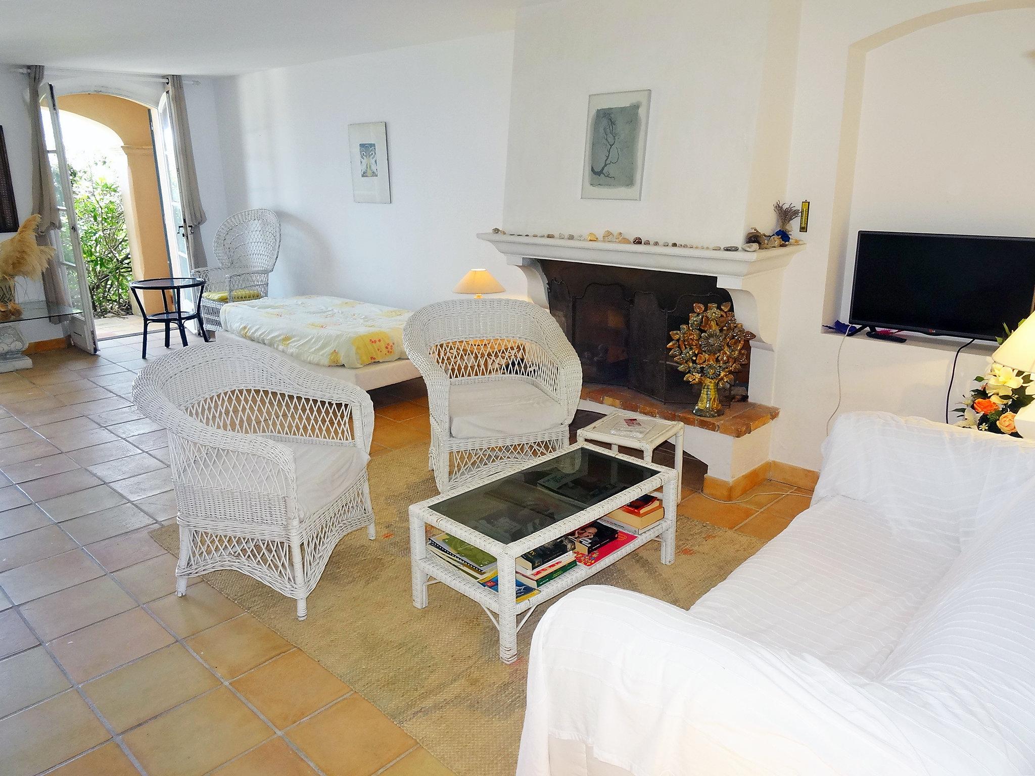 Foto 1 - Apartamento de 1 habitación en Ramatuelle con piscina y vistas al mar
