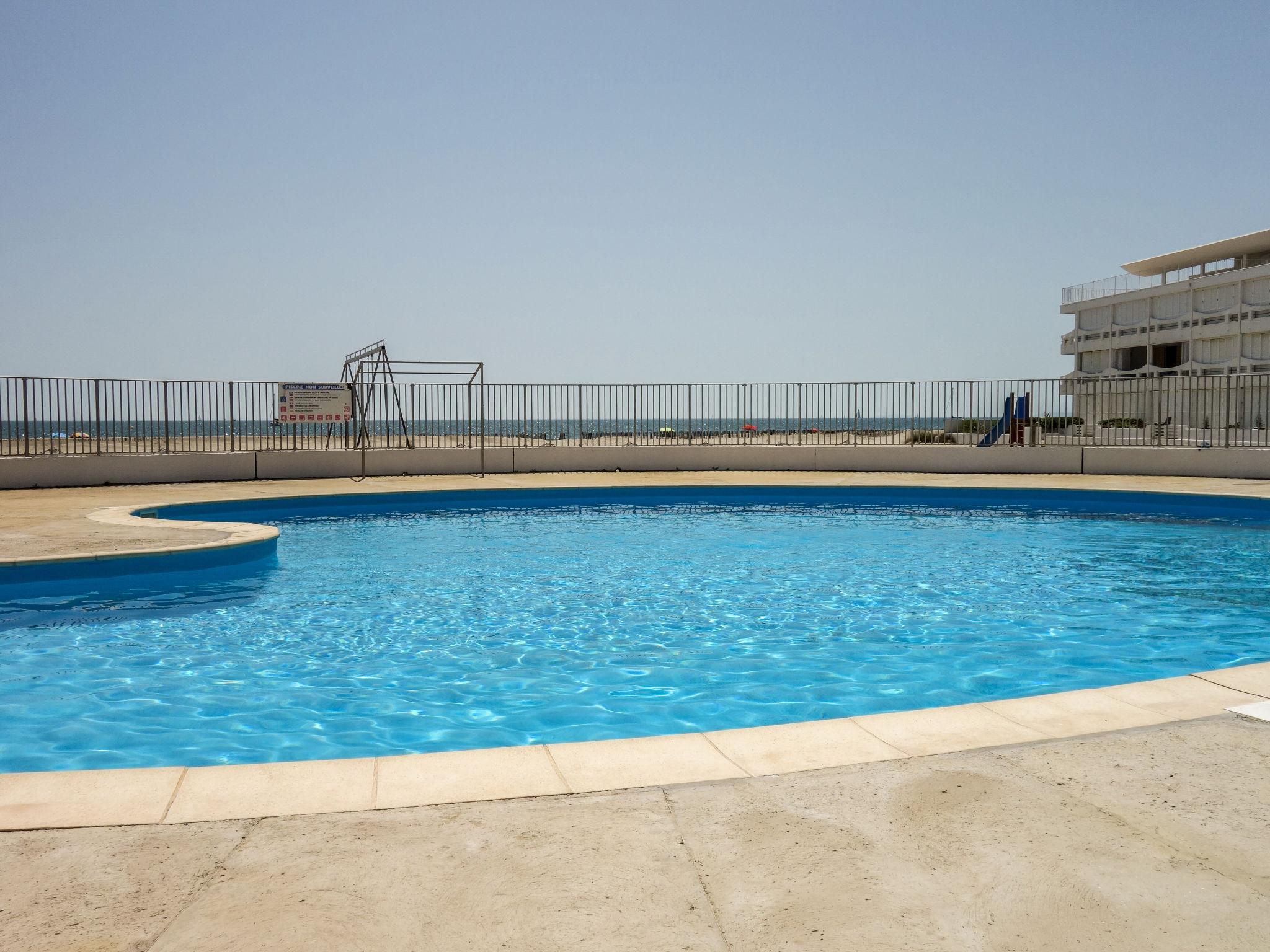 Foto 11 - Apartamento de 2 quartos em Le Grau-du-Roi com piscina e terraço