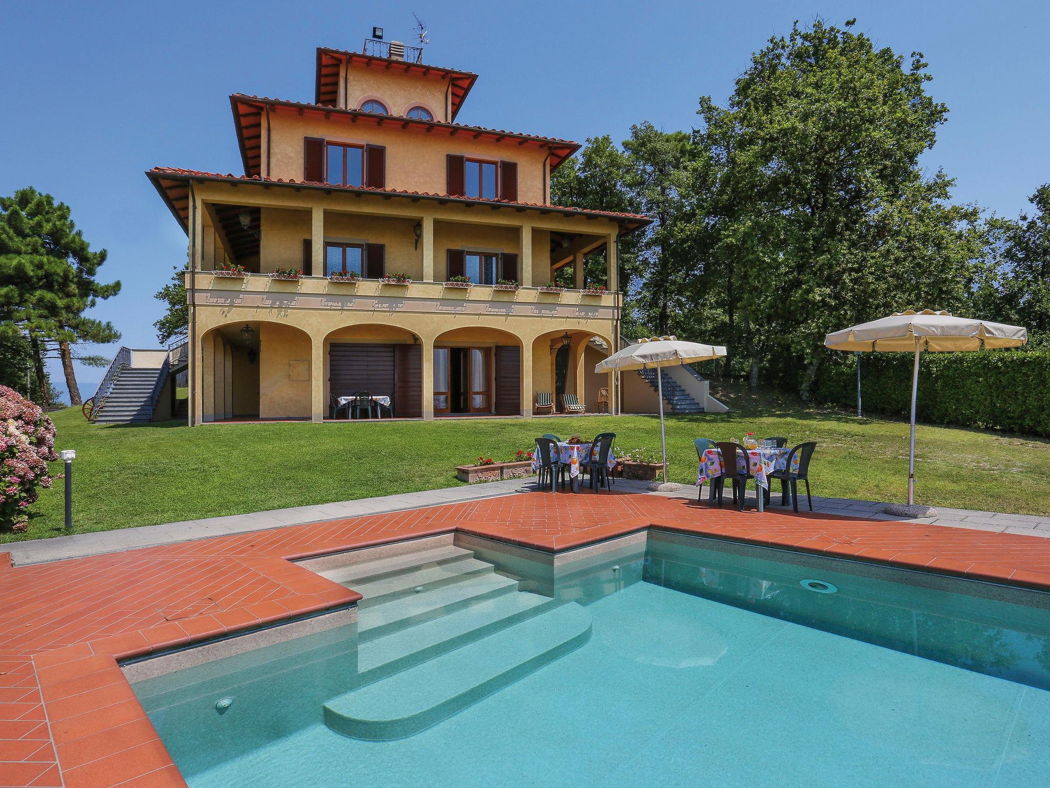 Foto 2 - Casa de 7 habitaciones en Larciano con piscina privada y jardín