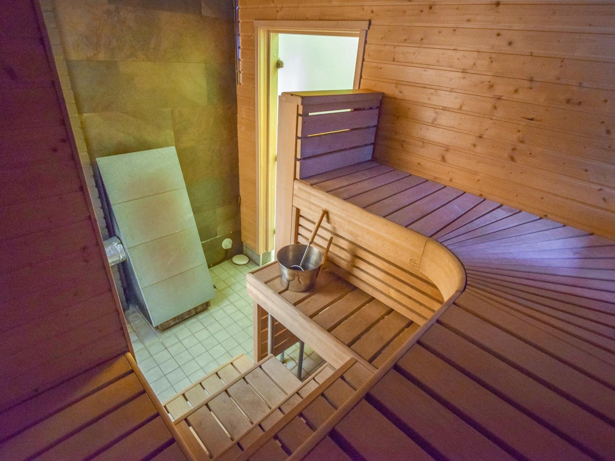 Foto 16 - Casa con 3 camere da letto a Hankasalmi con sauna e vasca idromassaggio