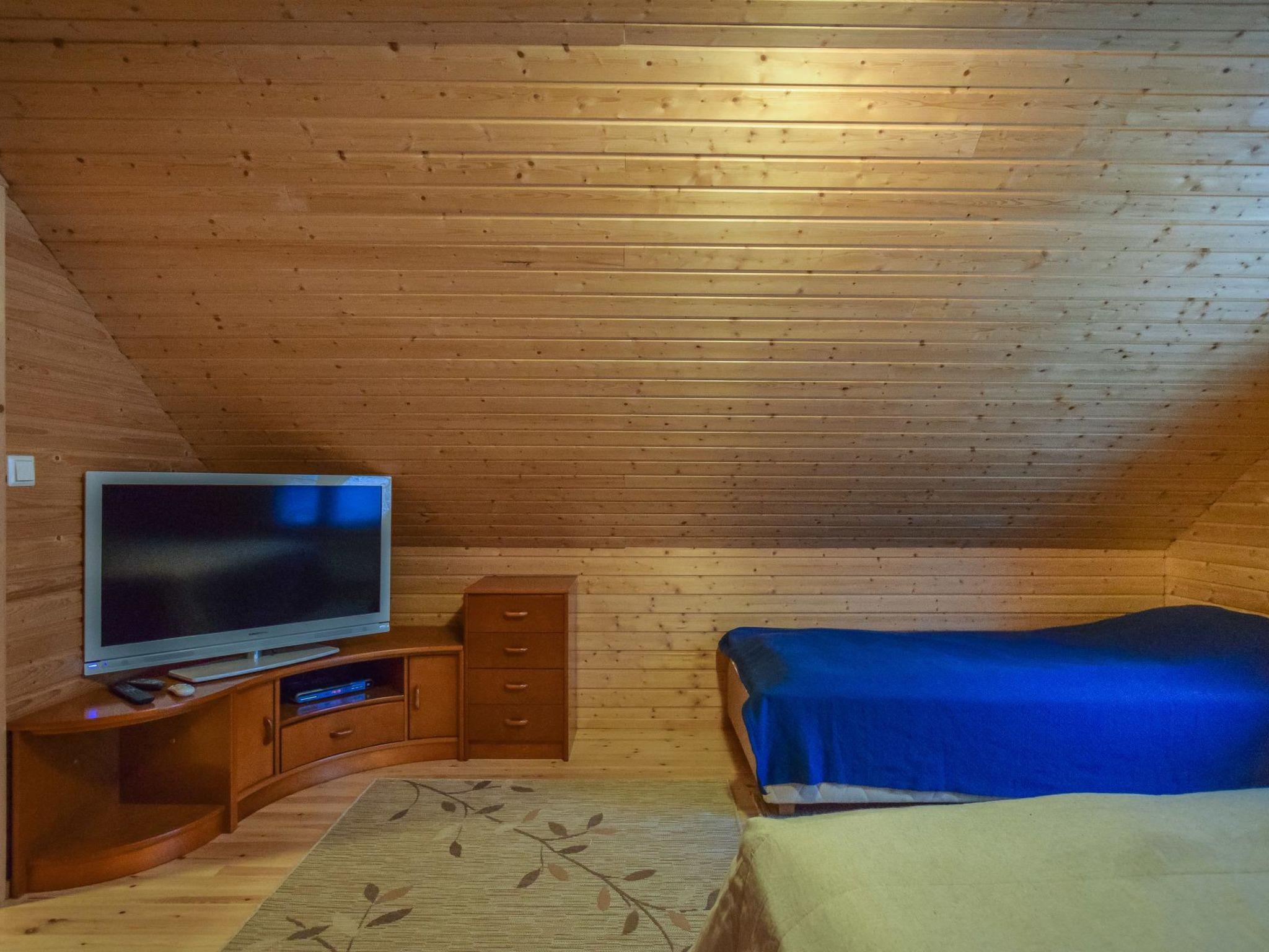 Foto 11 - Casa con 3 camere da letto a Hankasalmi con sauna e vasca idromassaggio