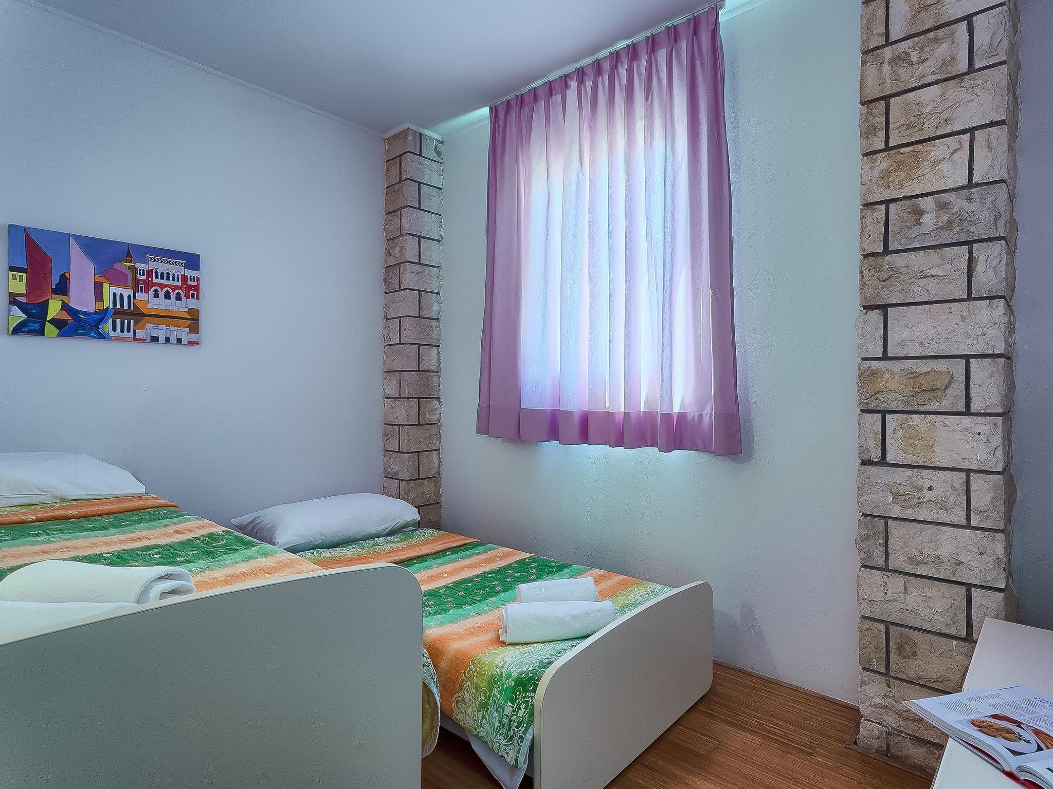 Photo 16 - 2 bedroom Apartment in Umag with swimming pool and garden