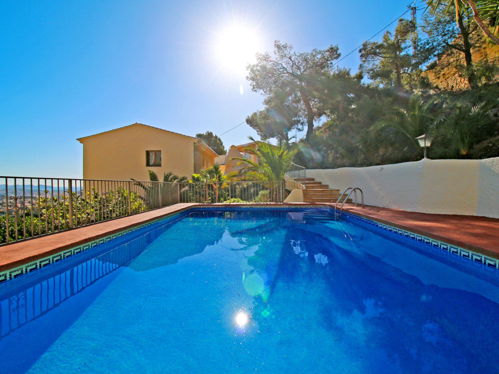 Foto 18 - Casa de 5 quartos em Calp com piscina privada e vistas do mar