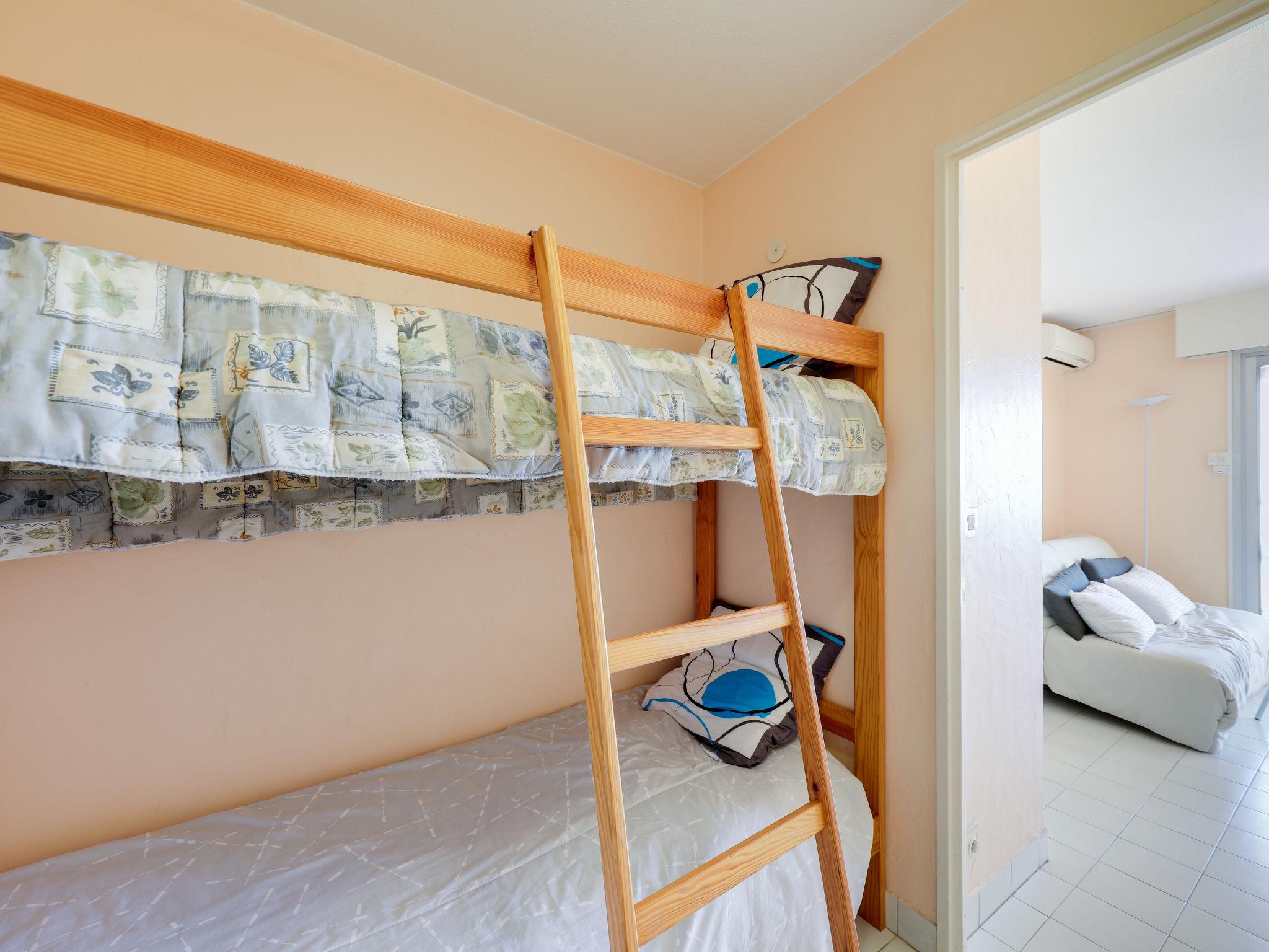 Foto 7 - Apartment mit 1 Schlafzimmer in Fréjus mit terrasse und blick aufs meer