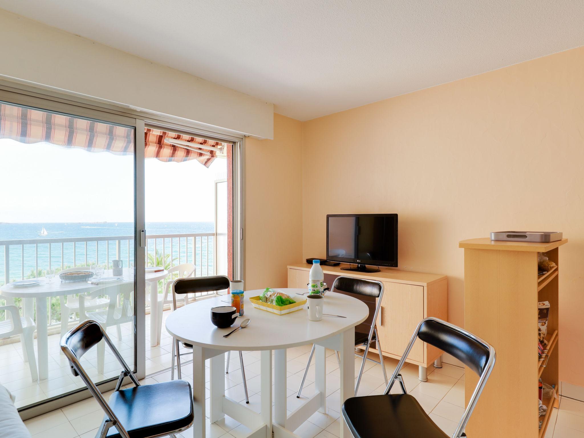 Foto 6 - Apartamento de 1 quarto em Fréjus com terraço e vistas do mar