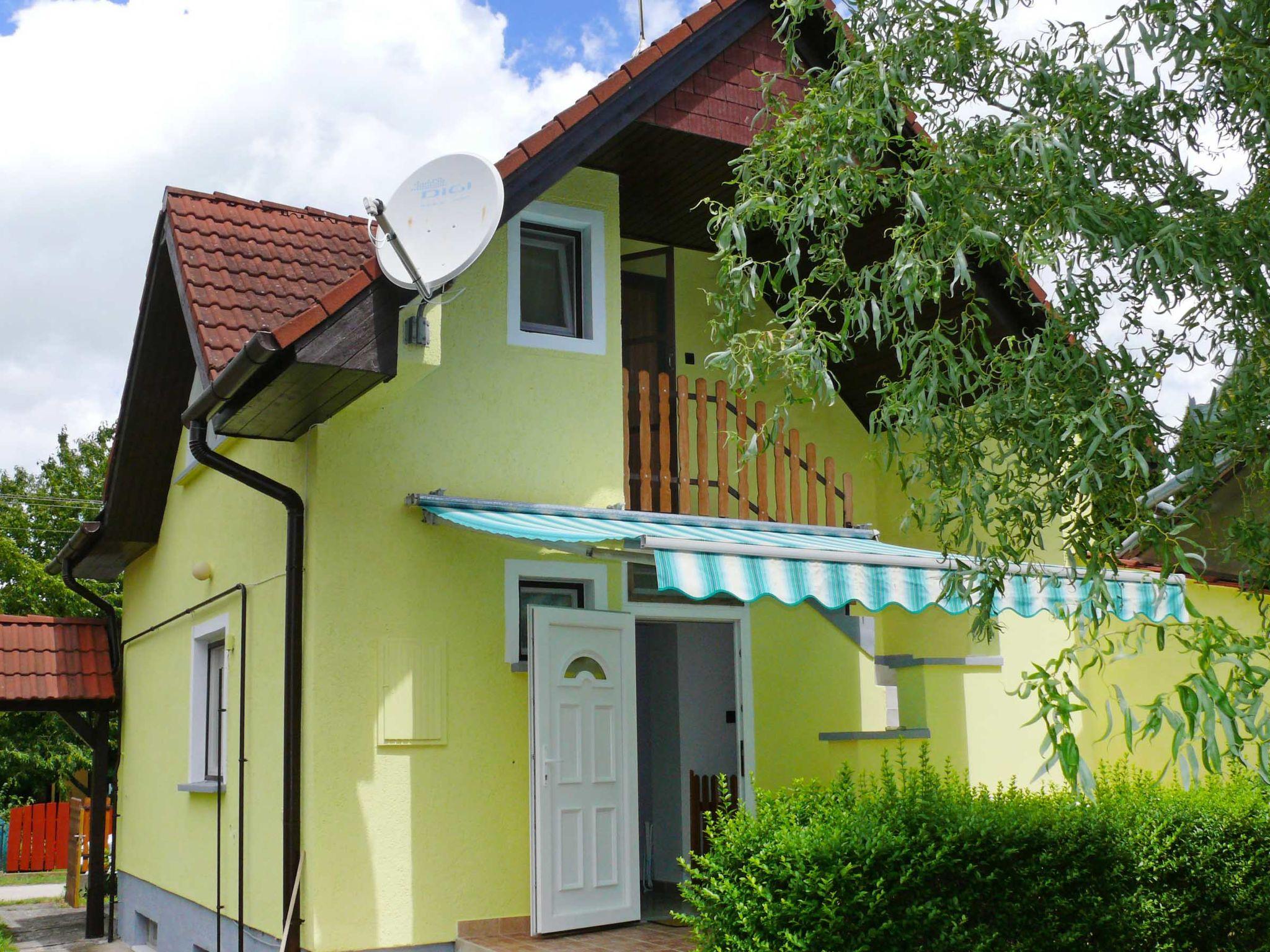 Photo 6 - 2 bedroom House in Balatonfenyves with garden