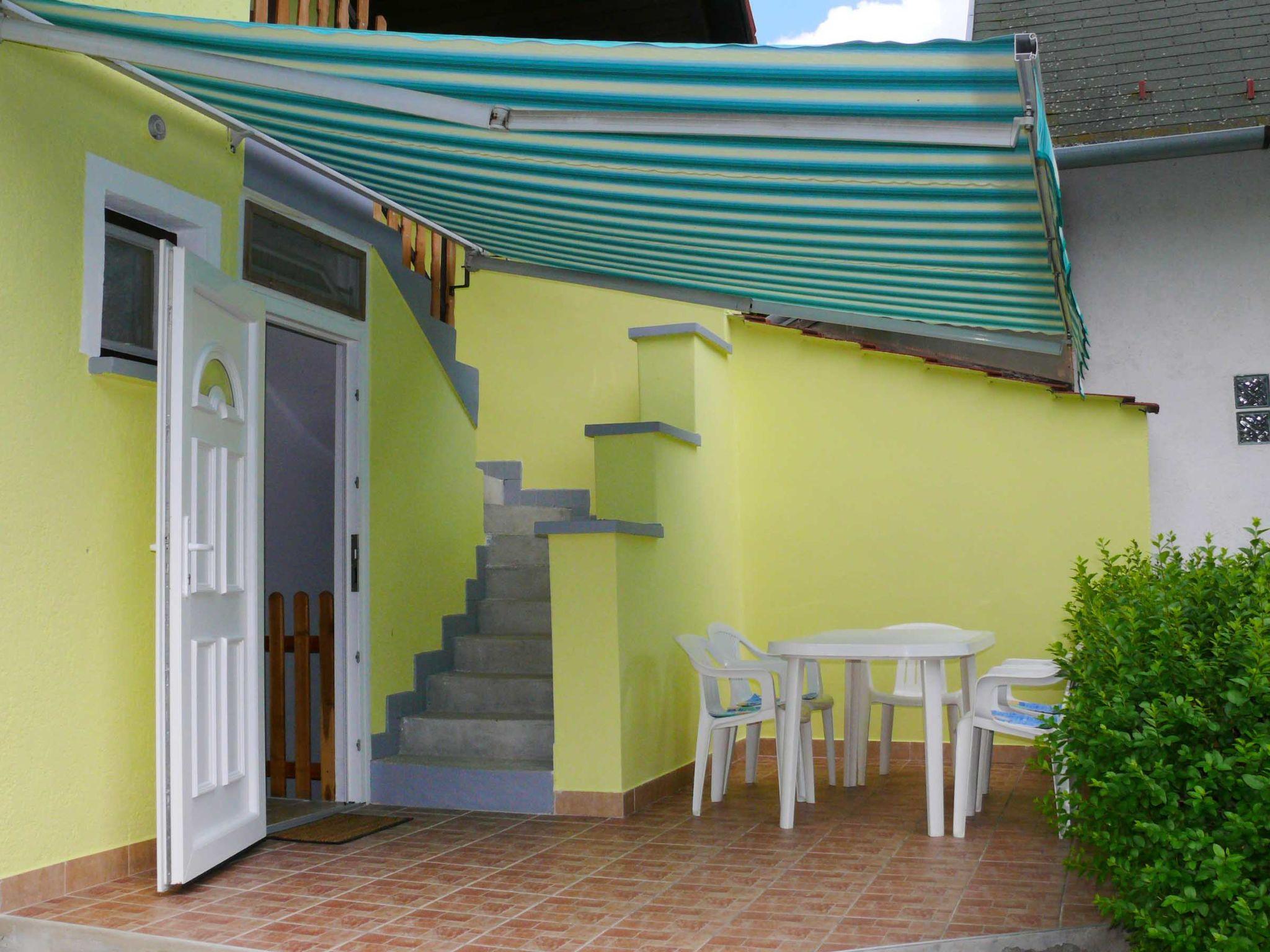 Foto 2 - Casa de 2 quartos em Balatonfenyves com jardim