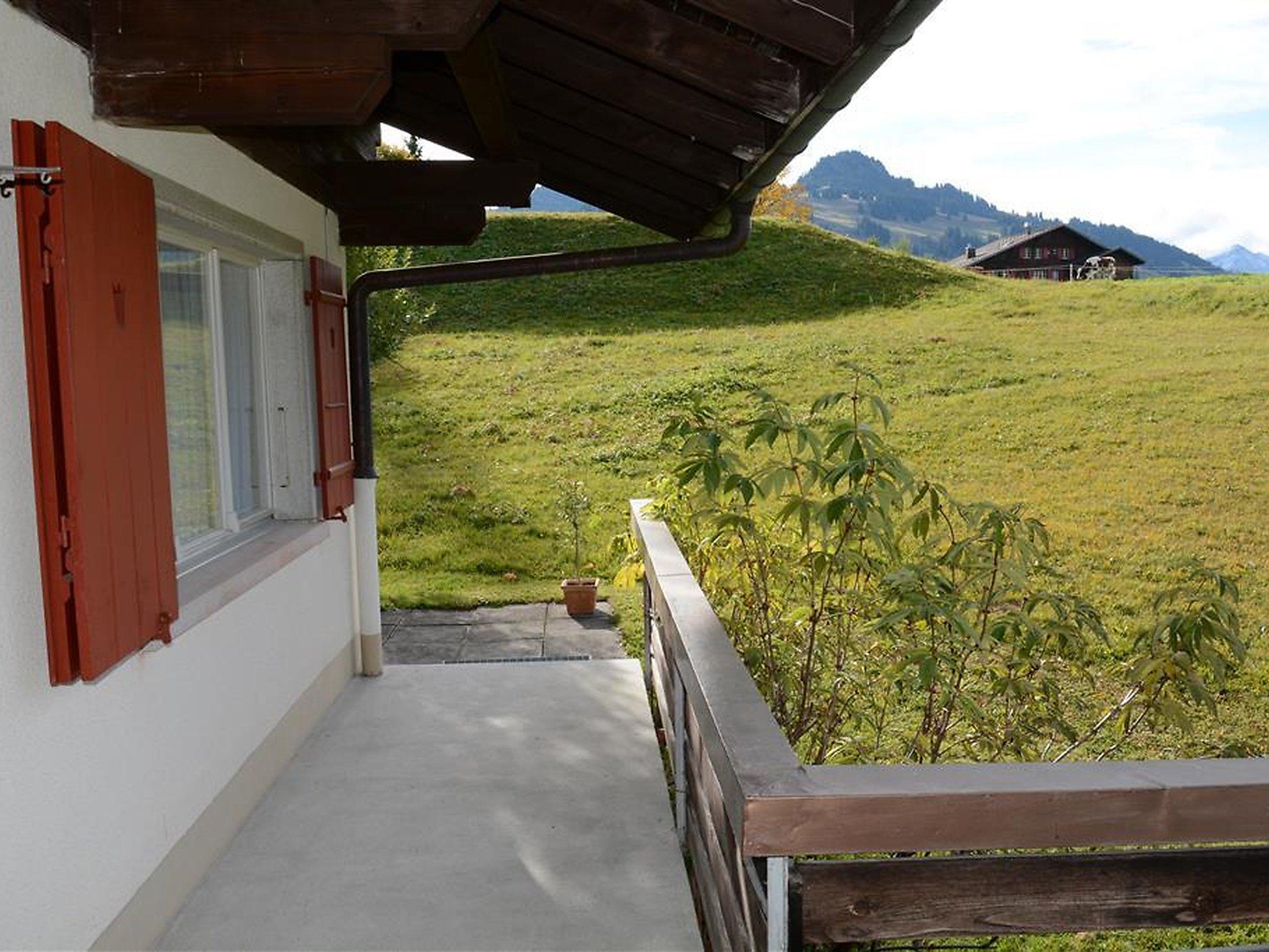 Foto 7 - Appartamento con 3 camere da letto a Saanen con vista sulle montagne
