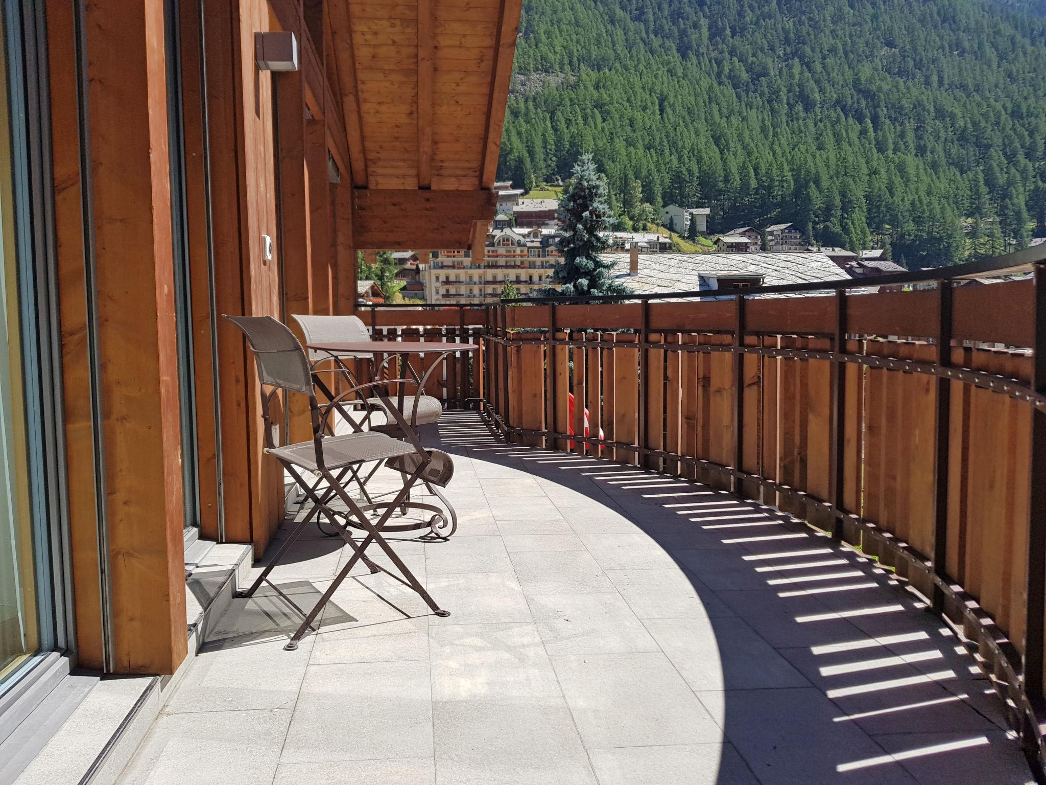 Foto 15 - Apartamento de 4 quartos em Zermatt com vista para a montanha