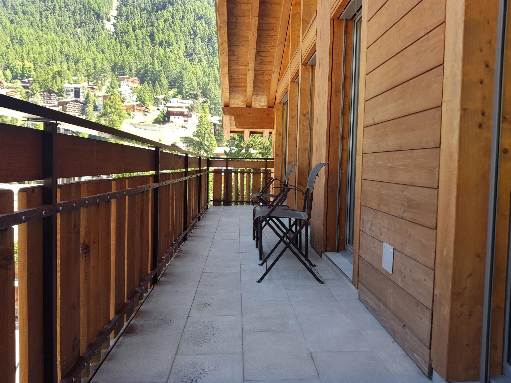 Photo 14 - 4 bedroom Apartment in Zermatt with mountain view