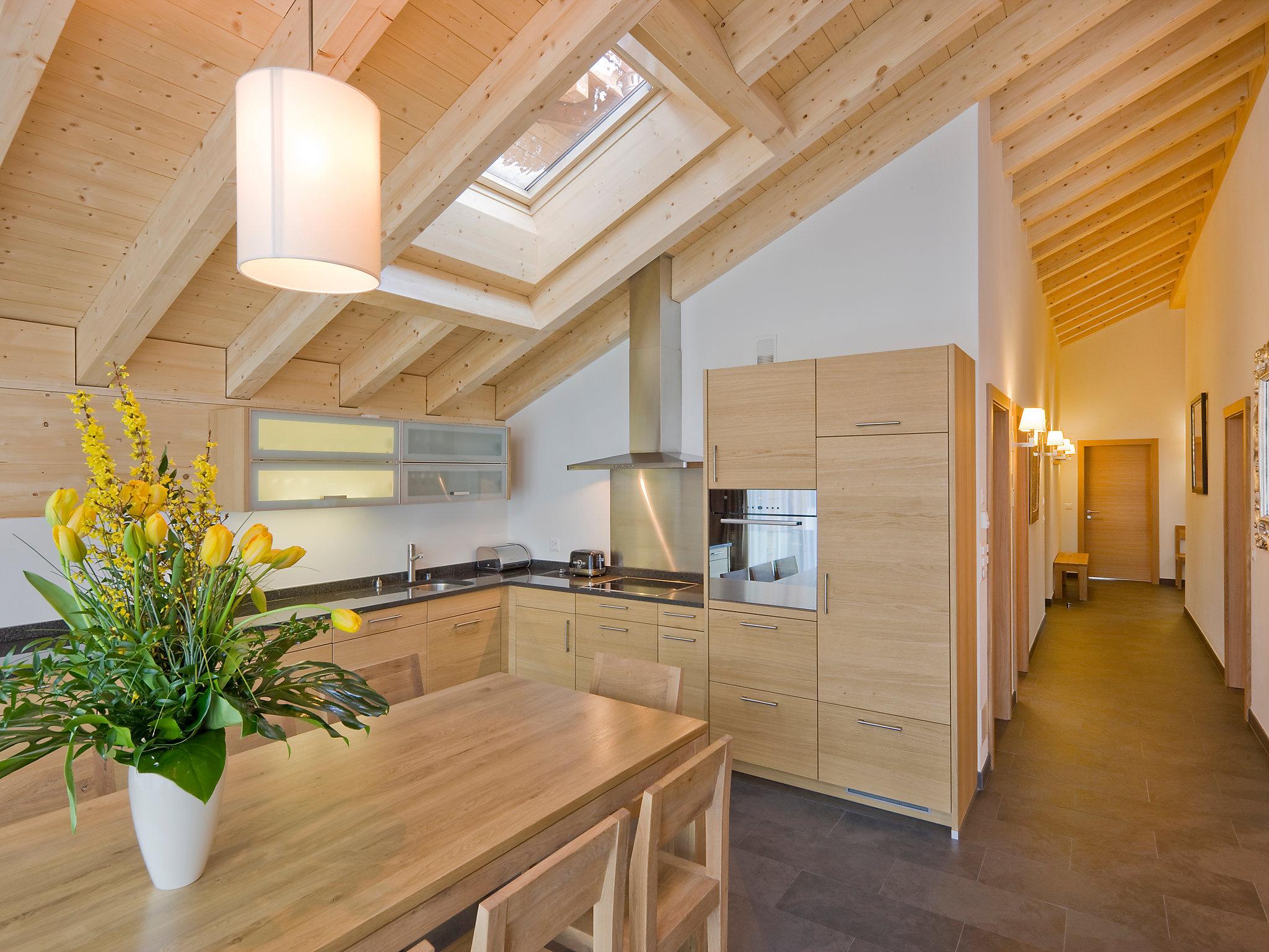 Photo 3 - 4 bedroom Apartment in Zermatt