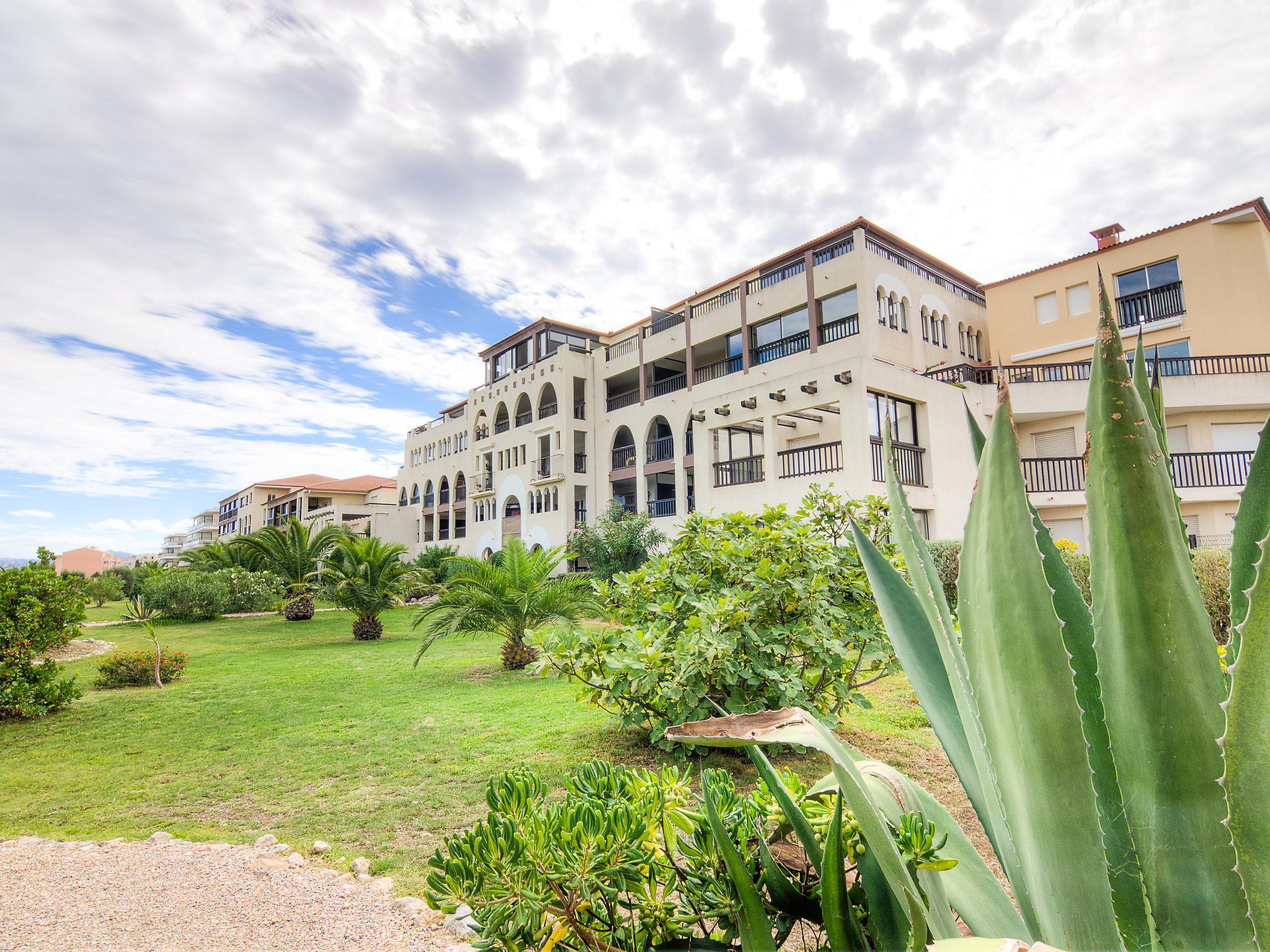 Photo 20 - 2 bedroom Apartment in Saint-Cyprien with swimming pool and sea view