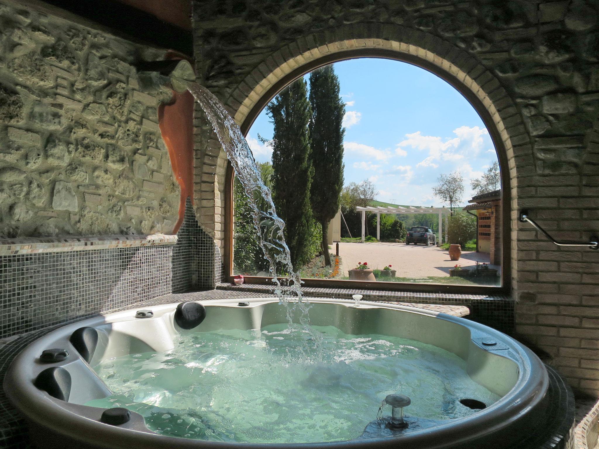 Foto 35 - Casa con 4 camere da letto a Volterra con piscina privata e giardino