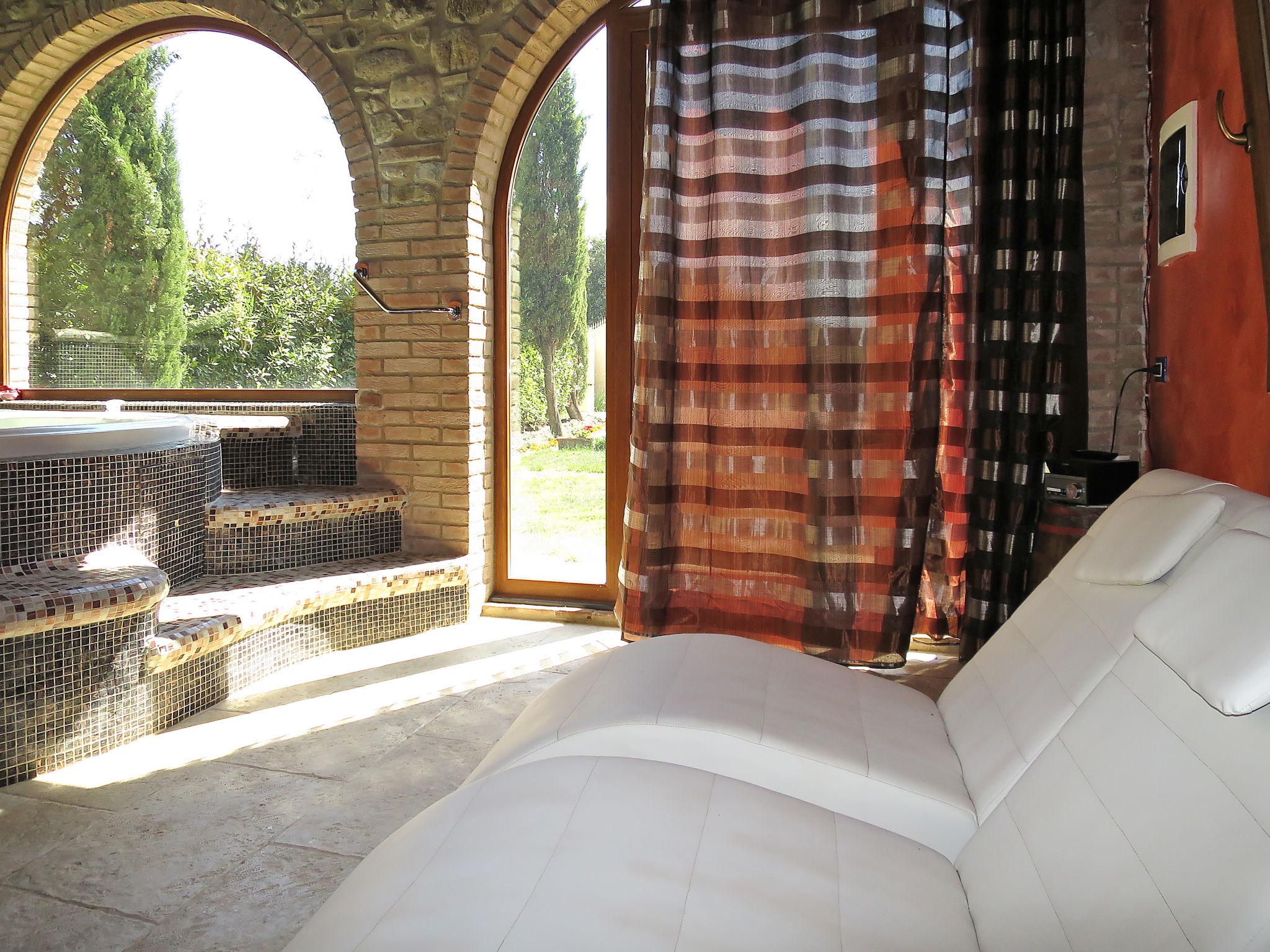 Foto 36 - Casa con 4 camere da letto a Volterra con piscina privata e giardino