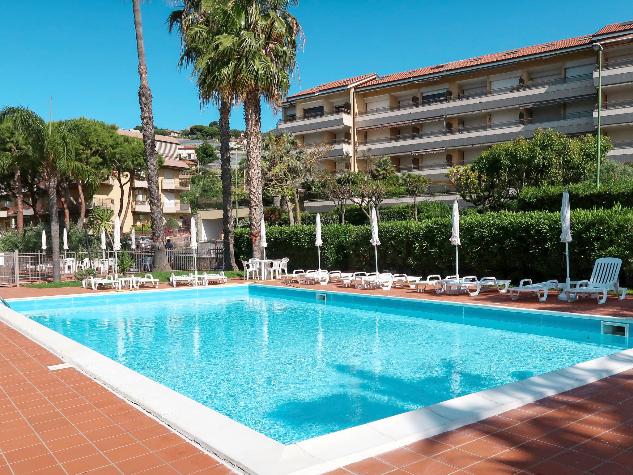 Photo 15 - 1 bedroom Apartment in Sanremo with swimming pool and garden