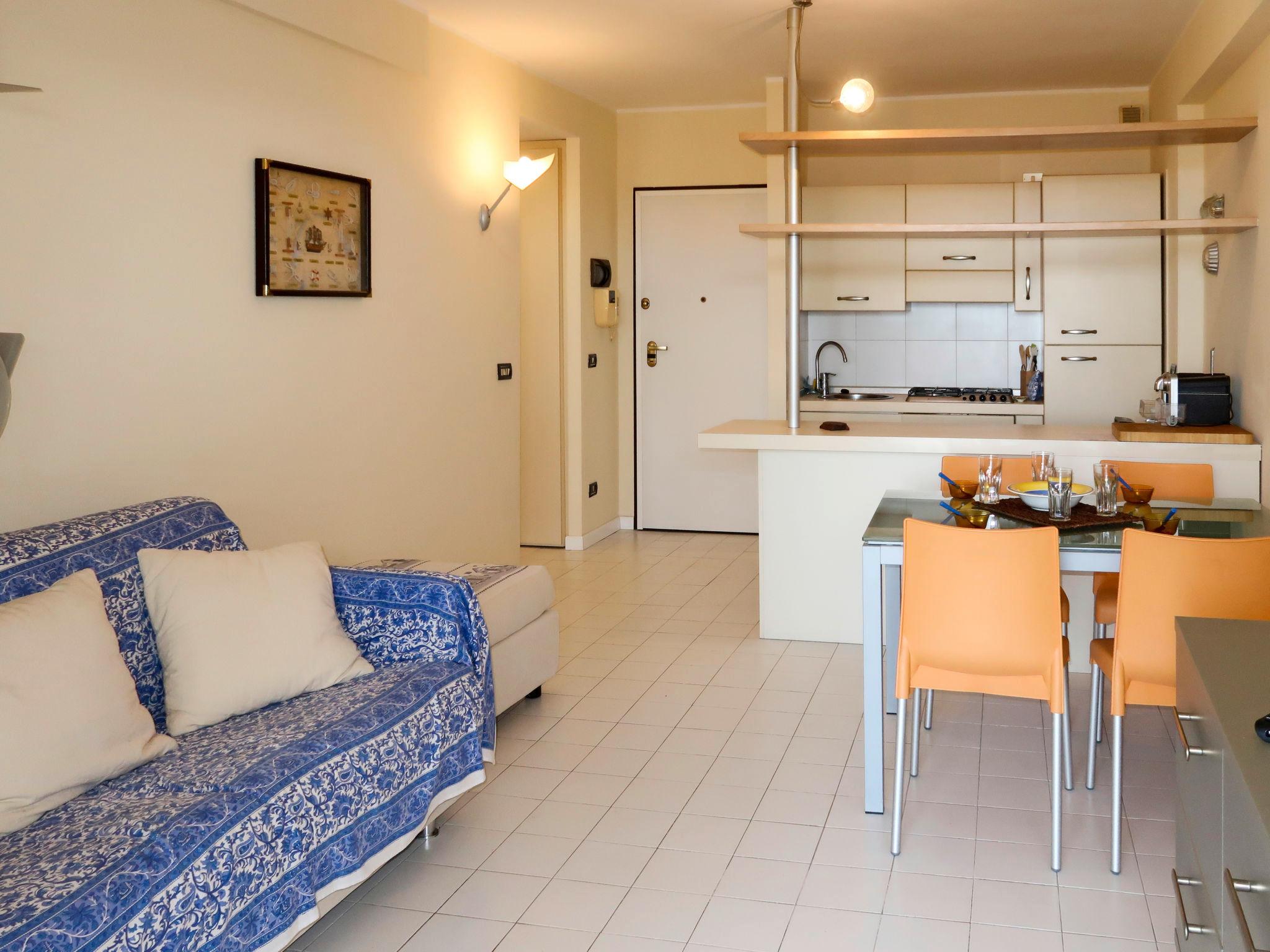 Photo 8 - Appartement de 1 chambre à Sanremo avec piscine et vues à la mer