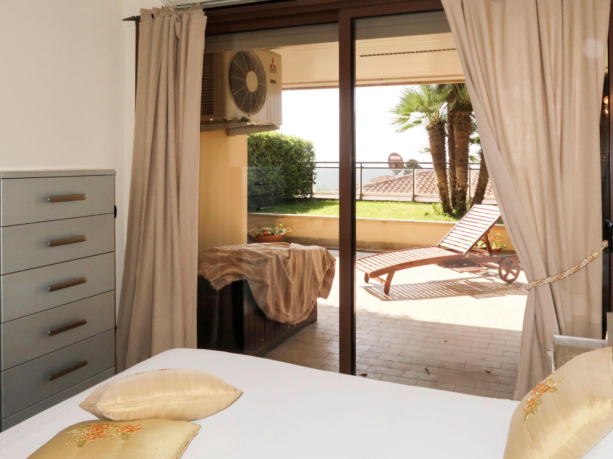 Photo 11 - 1 bedroom Apartment in Sanremo with swimming pool and sea view