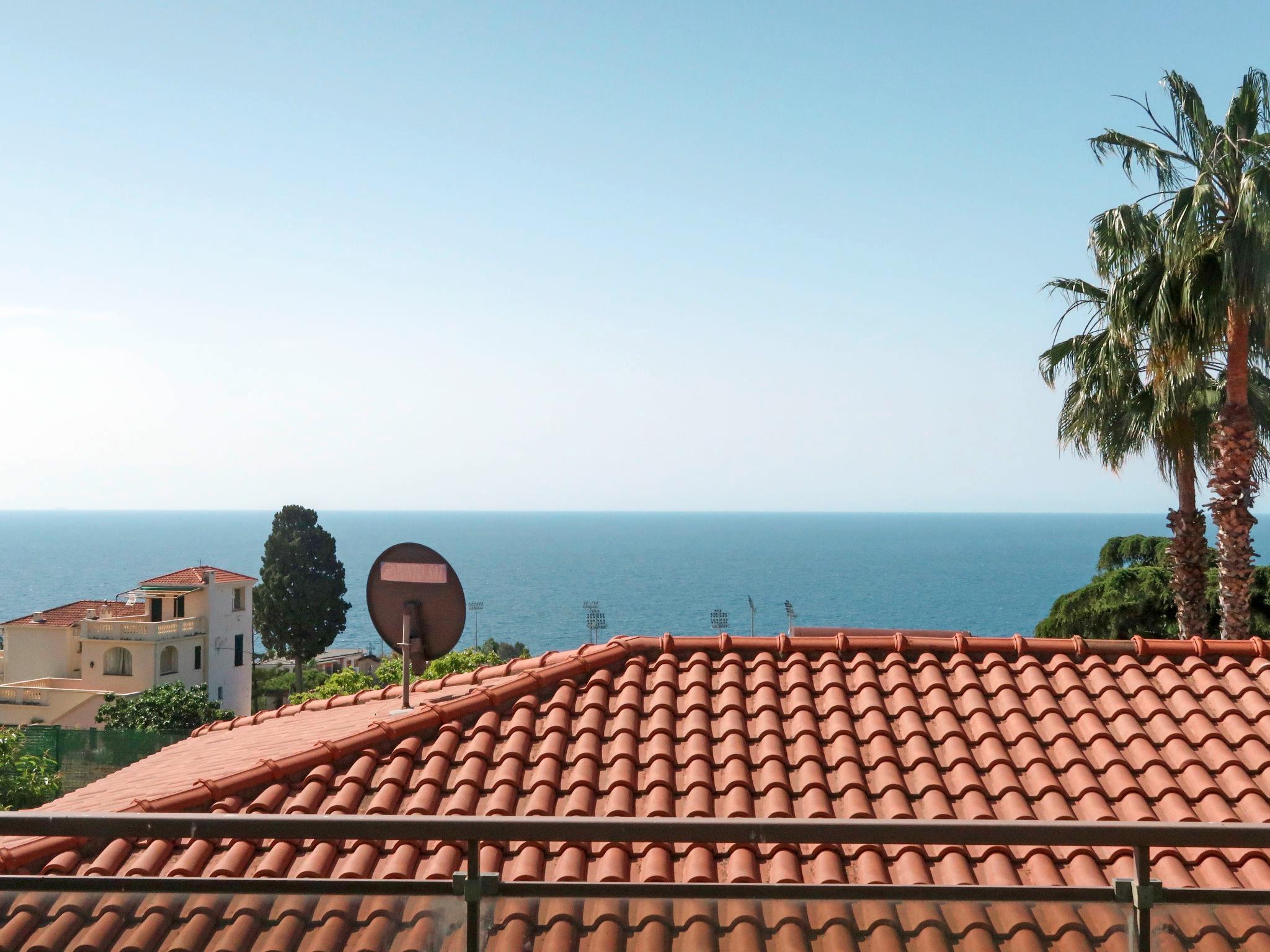 Foto 5 - Apartamento de 1 habitación en Sanremo con piscina y vistas al mar