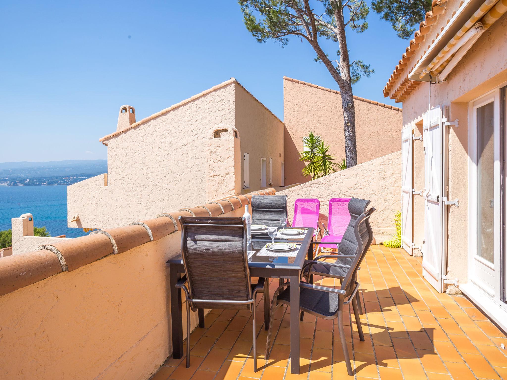 Foto 12 - Apartamento de 1 habitación en Saint-Cyr-sur-Mer con terraza y vistas al mar