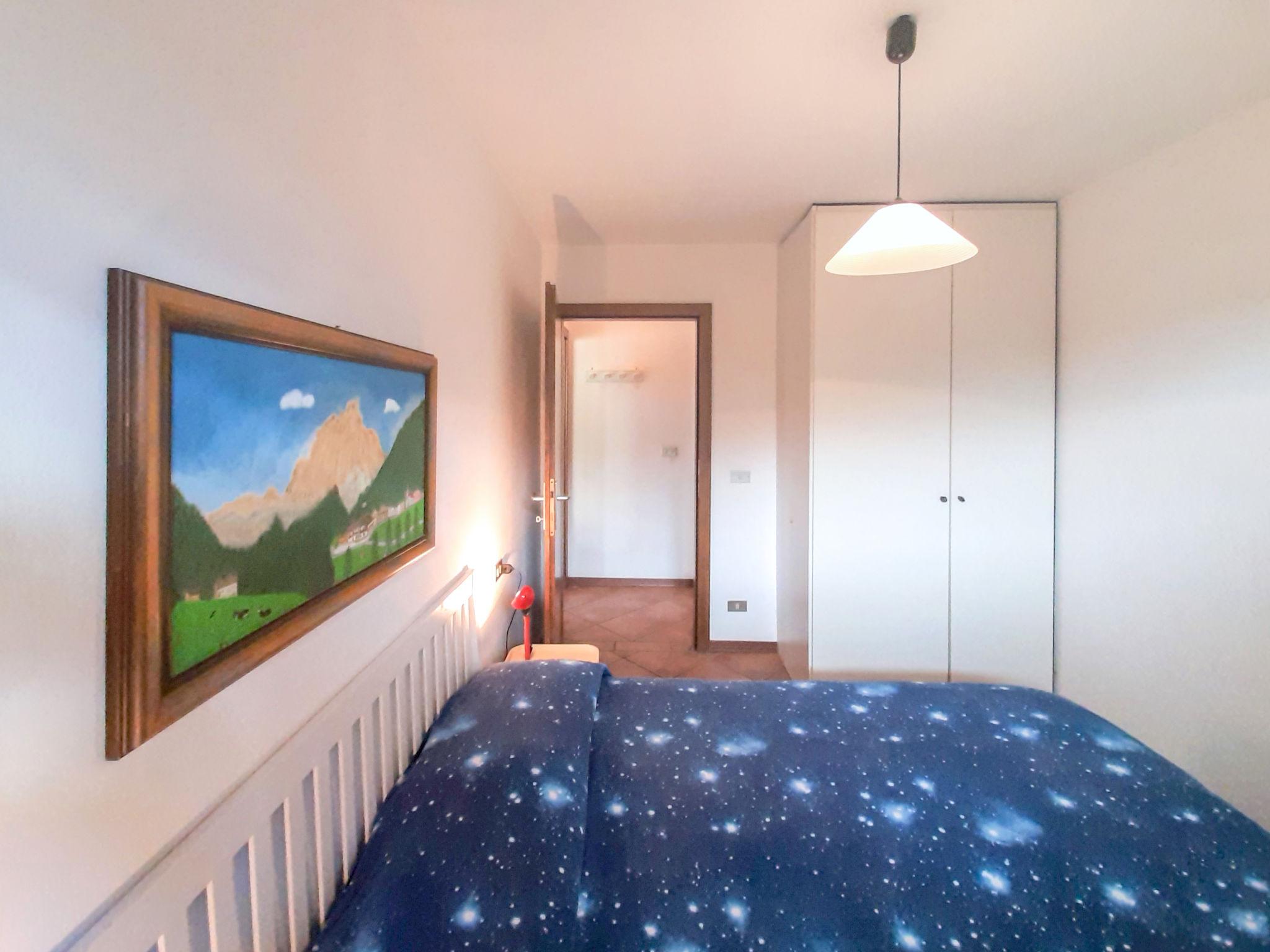 Foto 9 - Apartment mit 1 Schlafzimmer in Canazei mit blick auf die berge