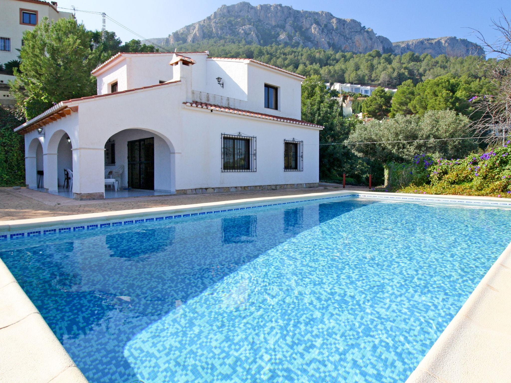 Foto 6 - Casa de 3 quartos em Calp com piscina privada e vistas do mar