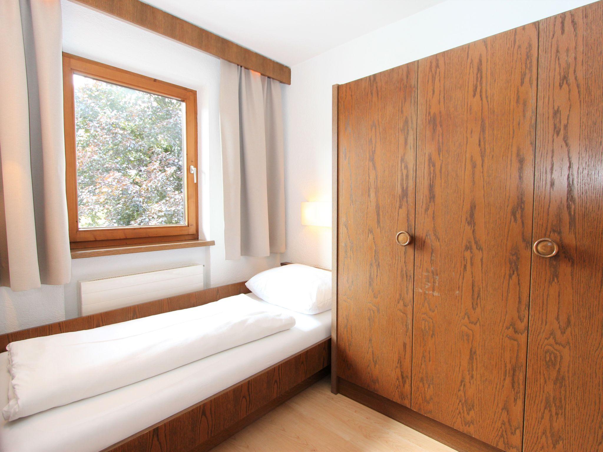 Foto 6 - Apartamento de 1 habitación en Fügen con jardín y sauna