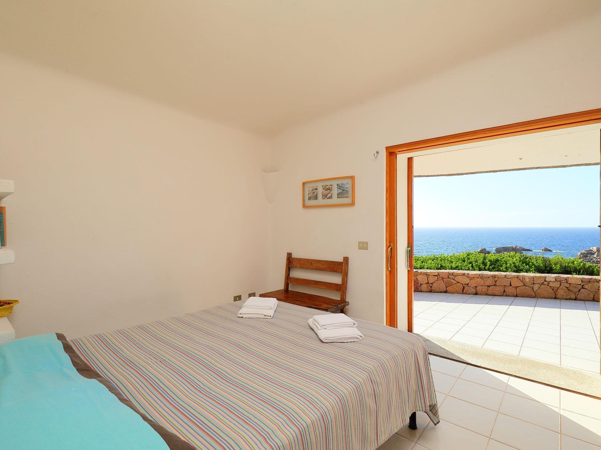 Photo 10 - 3 bedroom House in Aglientu with garden and sea view