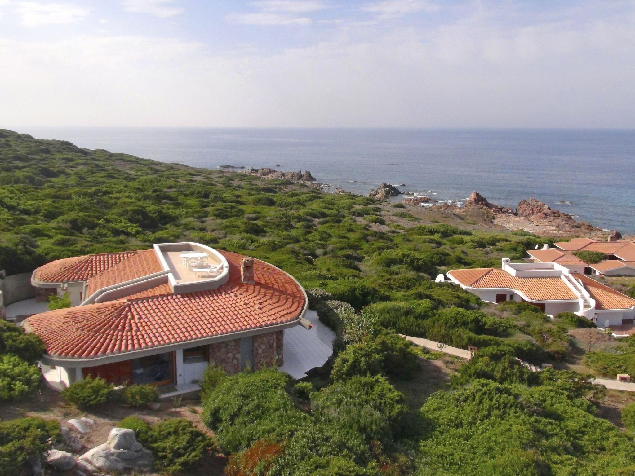 Foto 2 - Casa de 3 habitaciones en Aglientu con jardín y vistas al mar