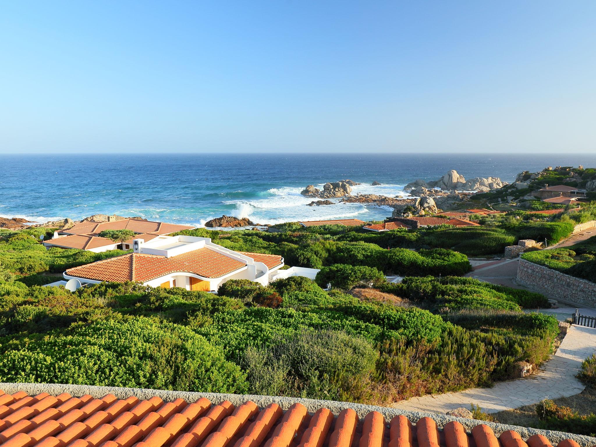 Photo 1 - Maison de 3 chambres à Aglientu avec jardin et vues à la mer