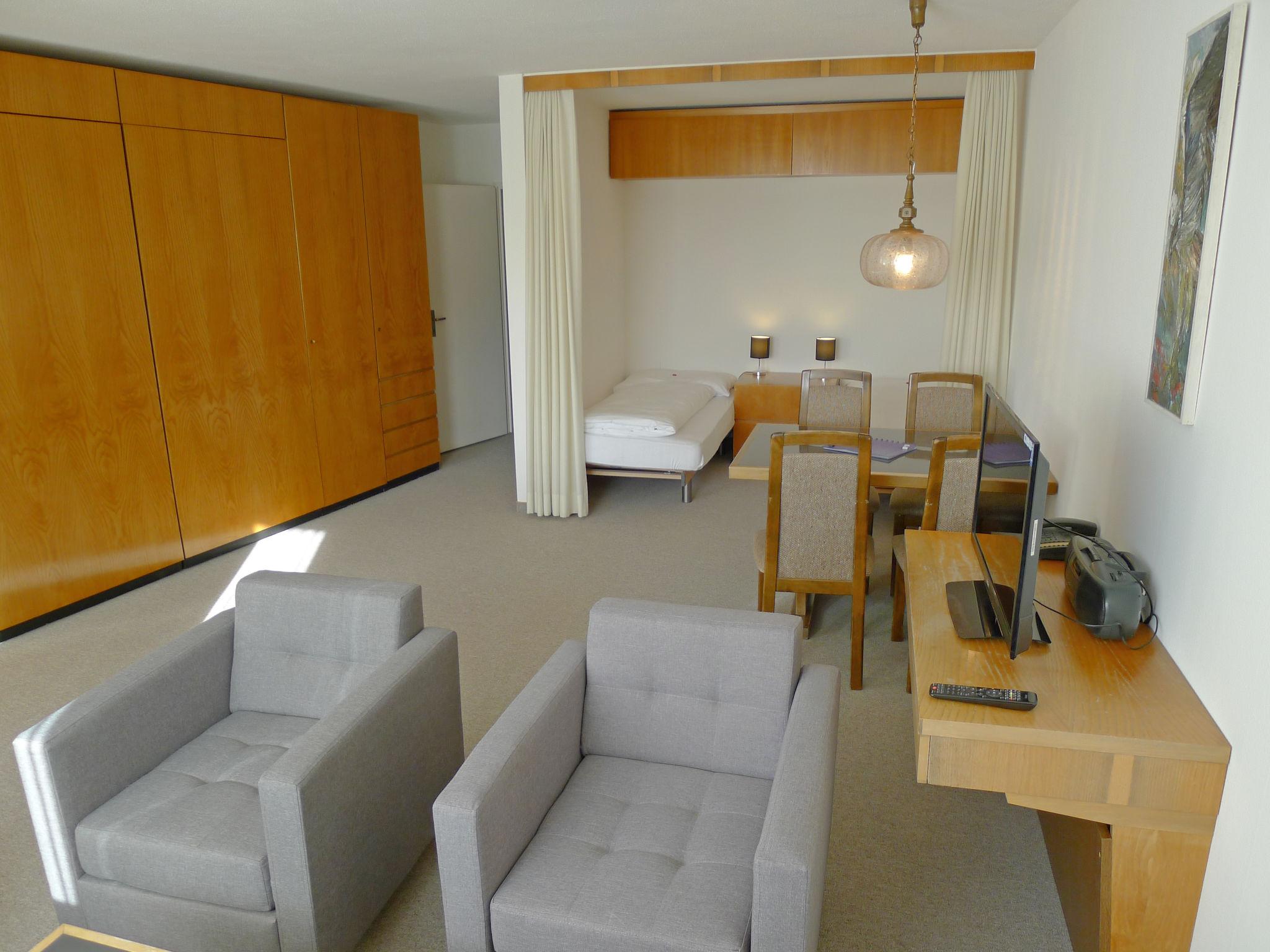 Foto 9 - Apartamento de 1 habitación en Davos con sauna y vistas a la montaña