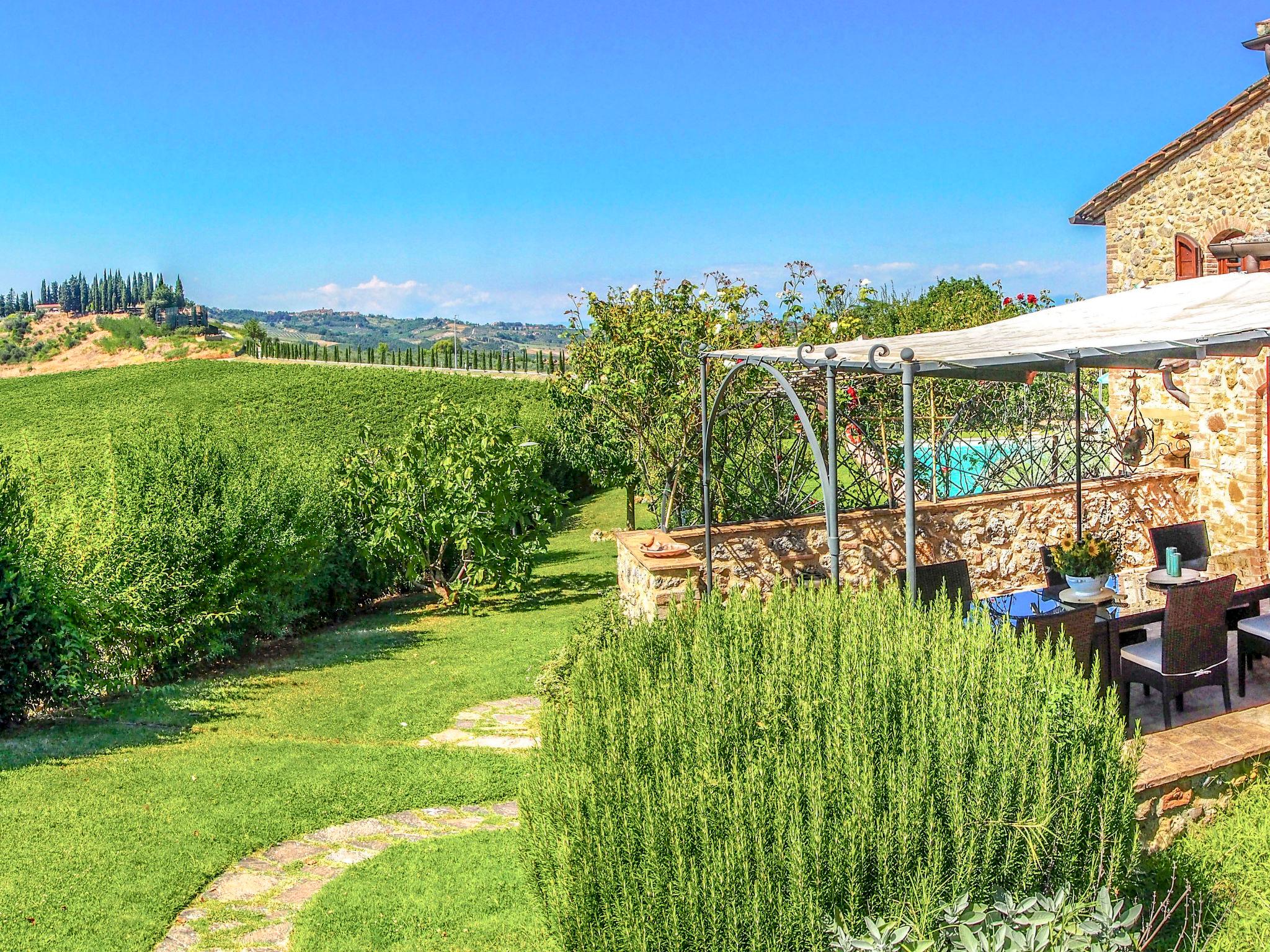 Foto 6 - Haus mit 4 Schlafzimmern in San Gimignano mit privater pool und garten