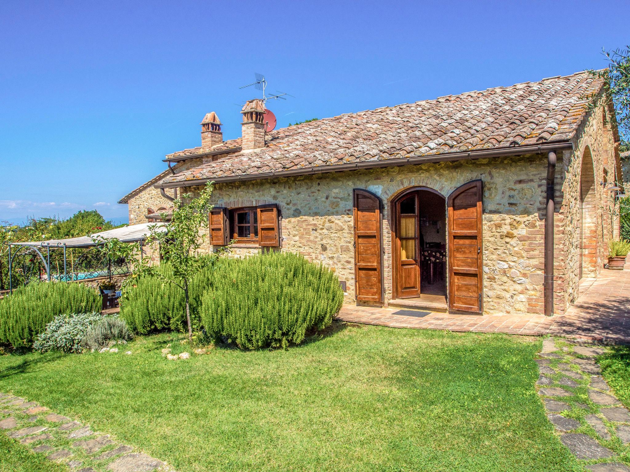 Foto 26 - Casa con 4 camere da letto a San Gimignano con piscina privata e giardino