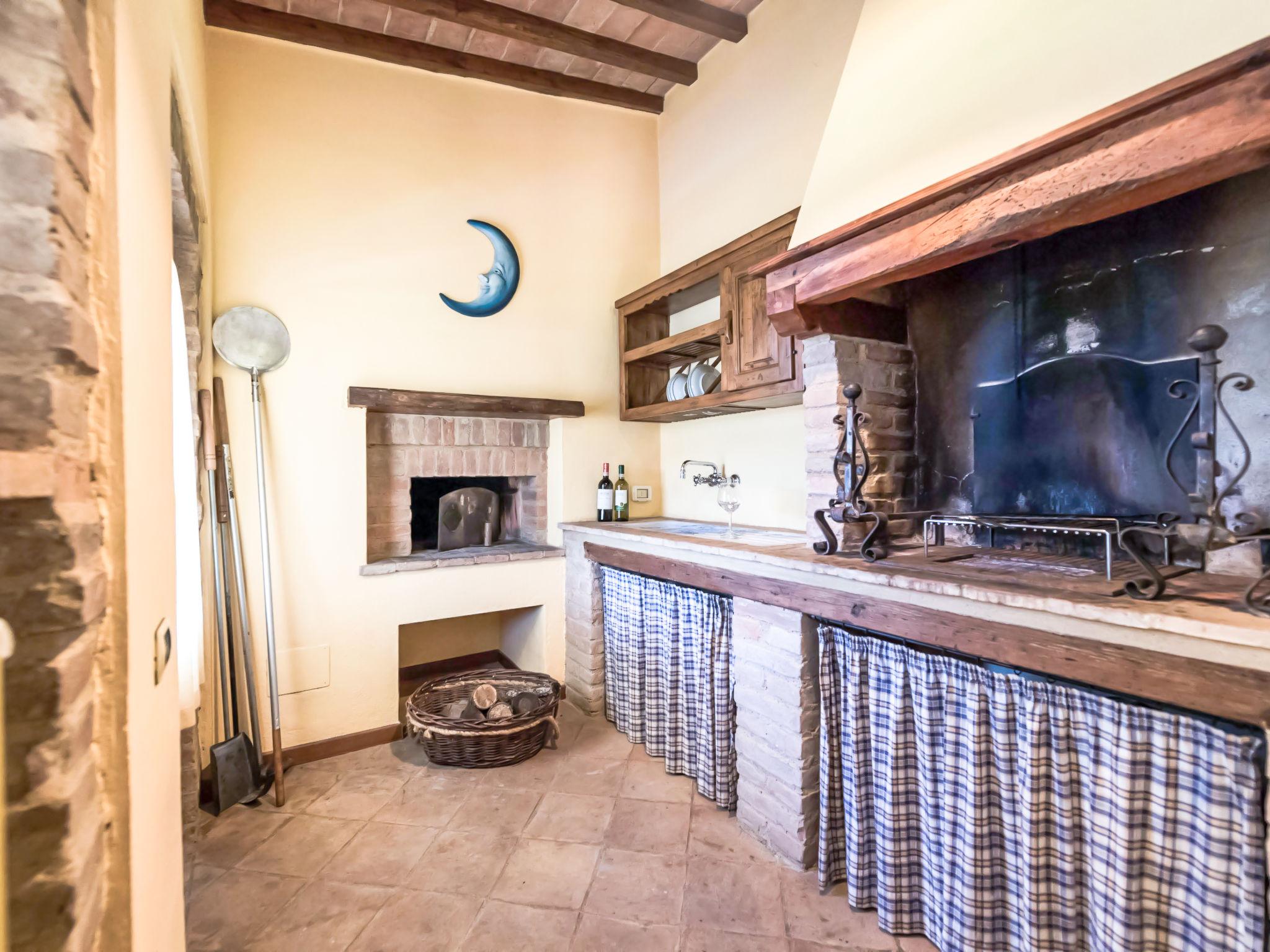 Foto 15 - Casa de 4 habitaciones en San Gimignano con piscina privada y jardín