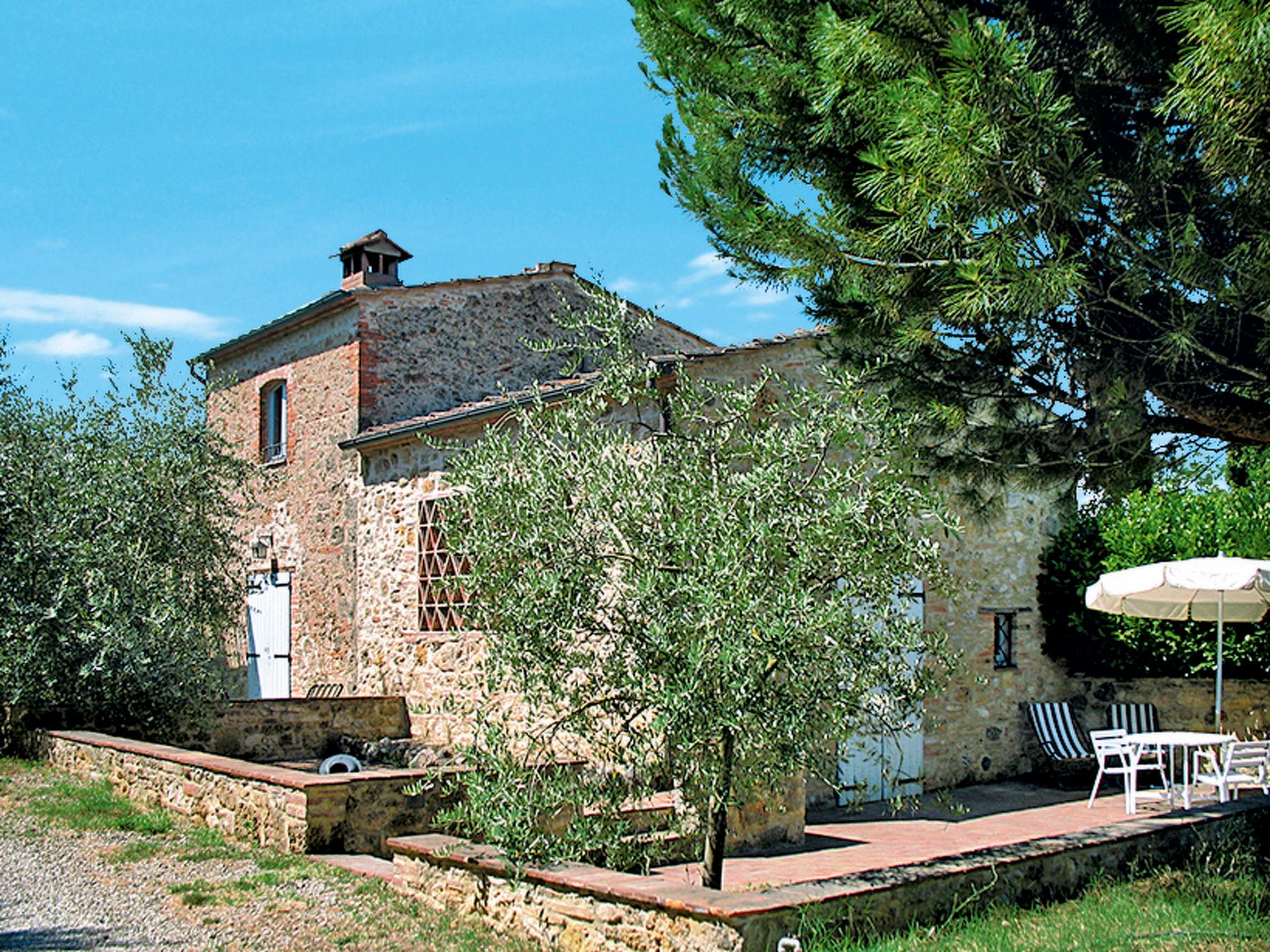 Foto 6 - Haus mit 1 Schlafzimmer in Poggibonsi mit schwimmbad und garten