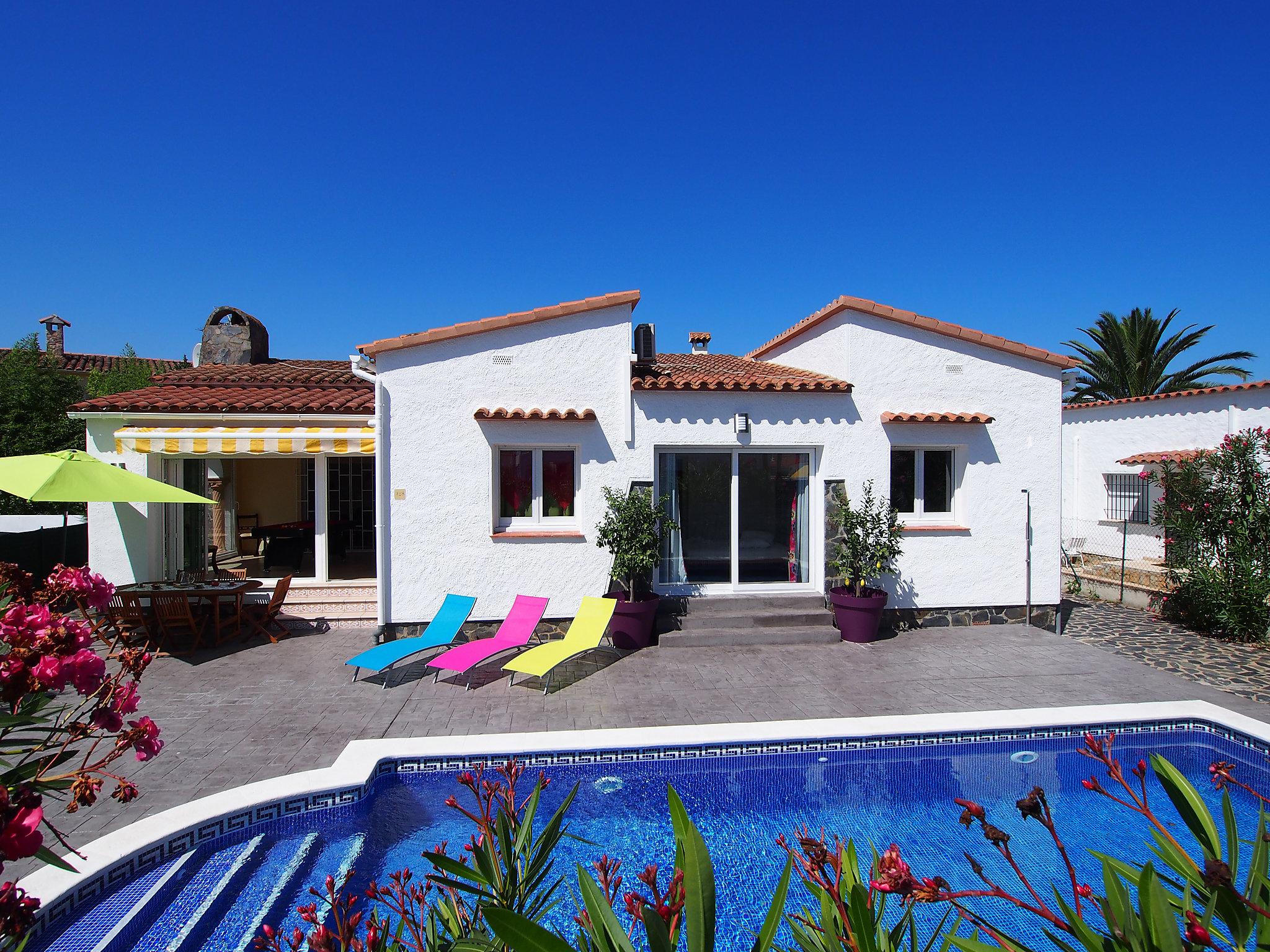 Photo 15 - Maison de 3 chambres à Castelló d'Empúries avec piscine privée et vues à la mer