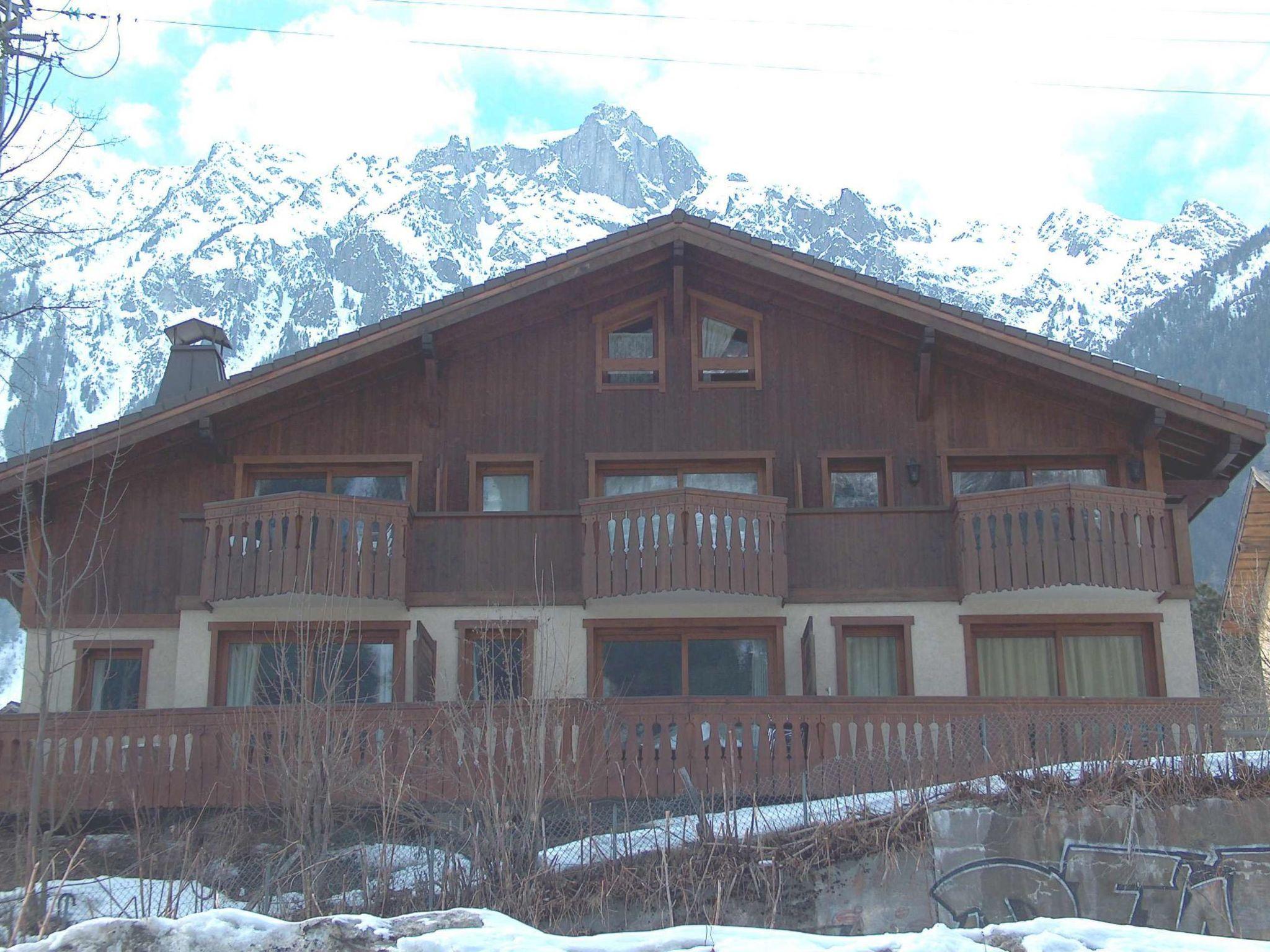 Foto 21 - Apartamento de 2 habitaciones en Chamonix-Mont-Blanc con terraza y vistas a la montaña