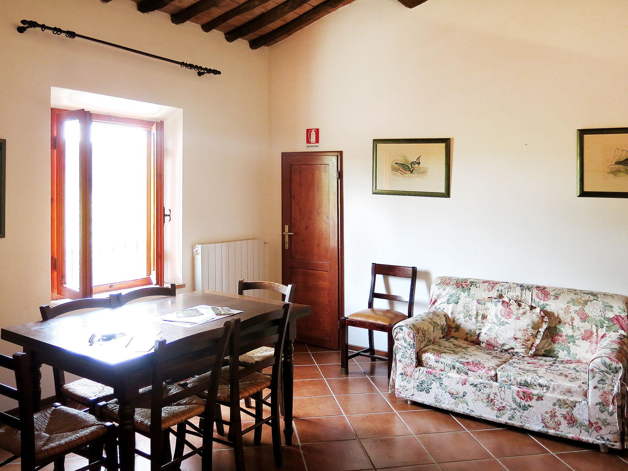 Photo 11 - 2 bedroom Apartment in Peccioli with swimming pool and garden