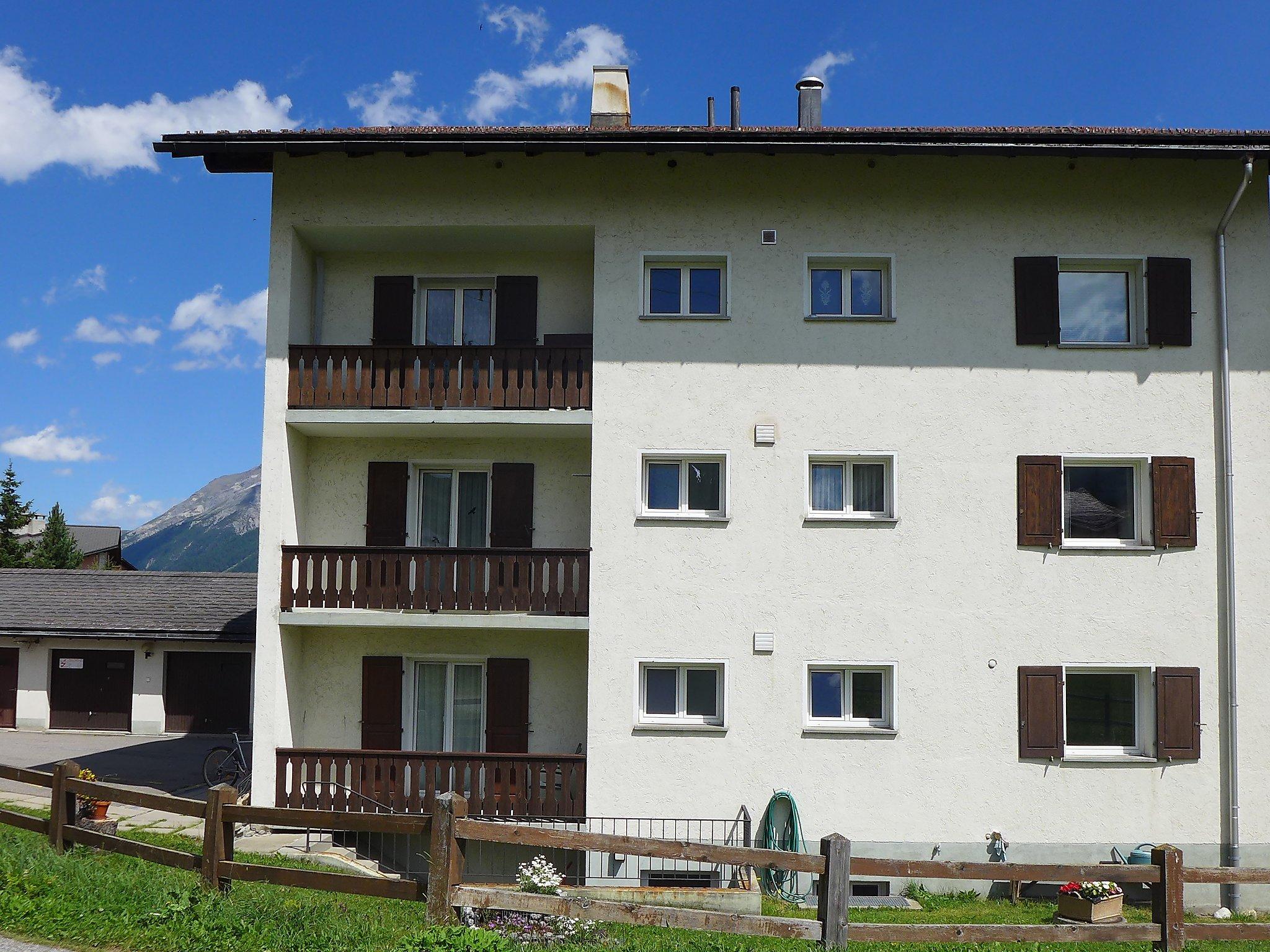 Foto 18 - Apartamento de 2 habitaciones en Zuoz con jardín y vistas a la montaña