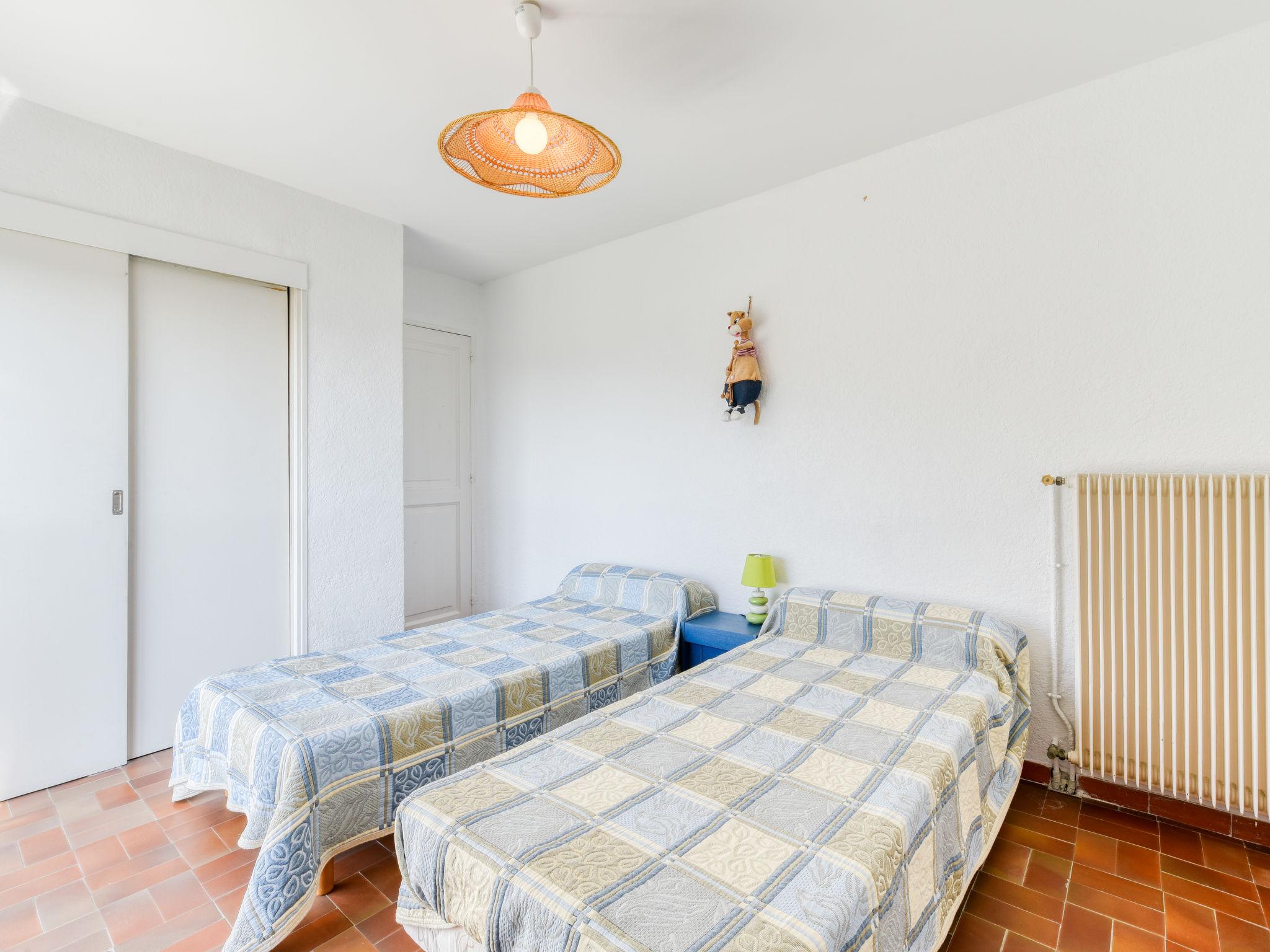Foto 8 - Appartamento con 2 camere da letto a Cavalaire-sur-Mer con terrazza e vista mare