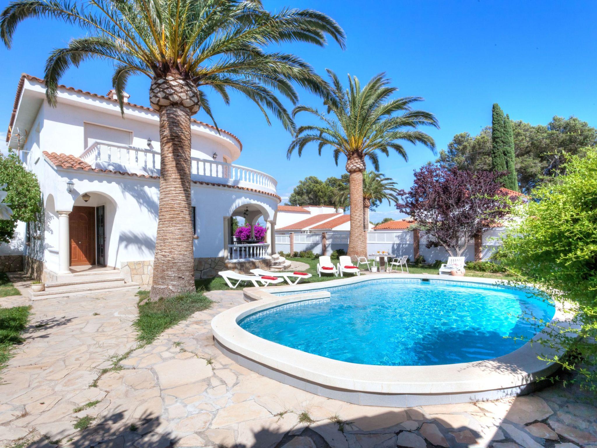 Photo 1 - Maison de 4 chambres à Mont-roig del Camp avec piscine privée et vues à la mer