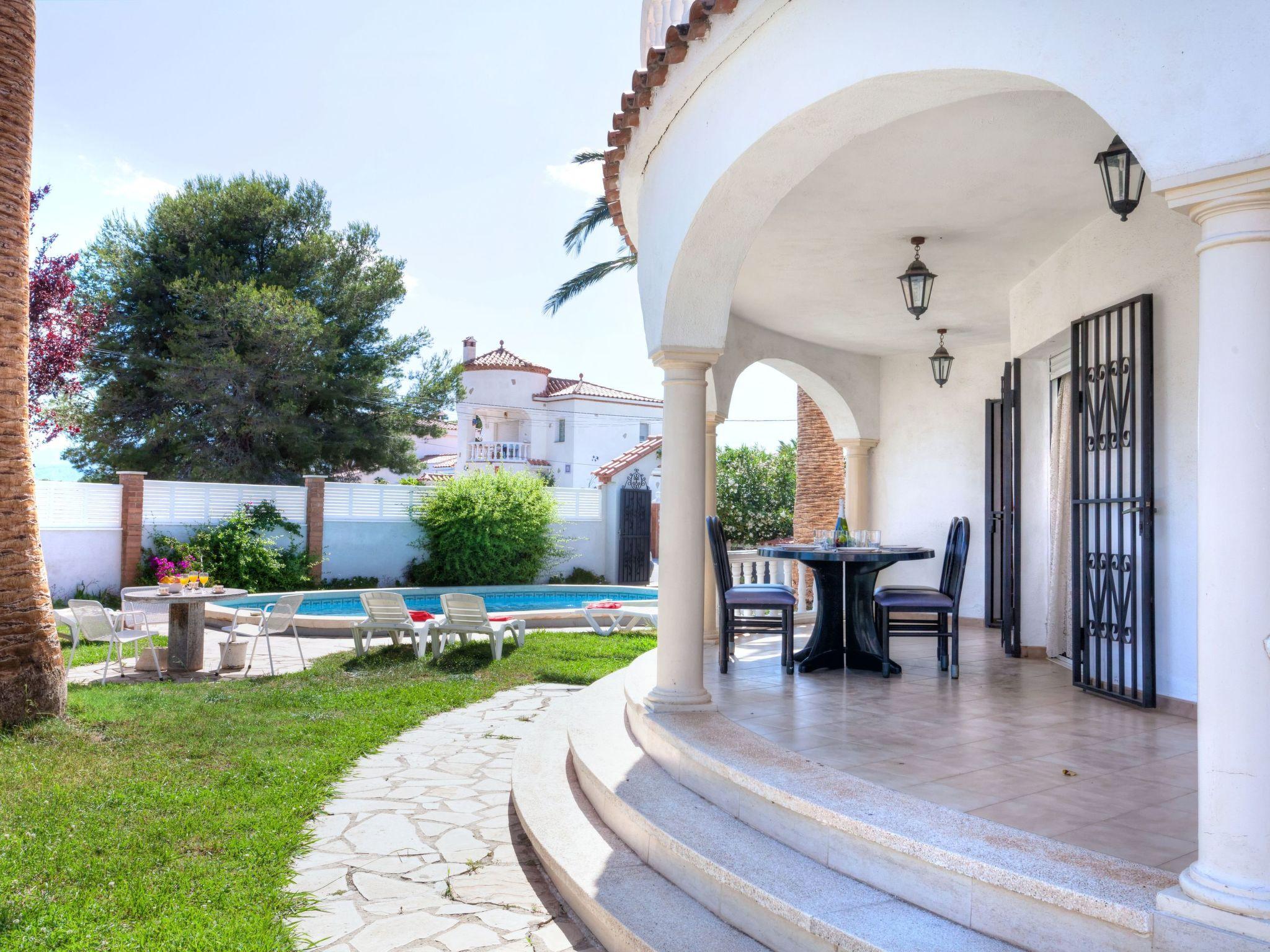 Photo 2 - 4 bedroom House in Mont-roig del Camp with private pool and sea view