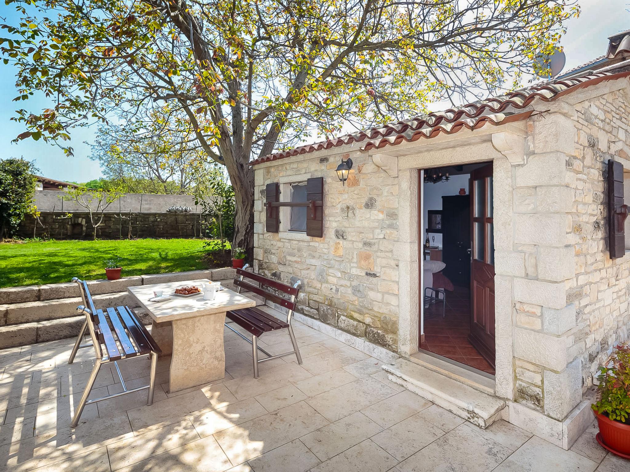 Photo 1 - Maison en Kanfanar avec jardin et terrasse