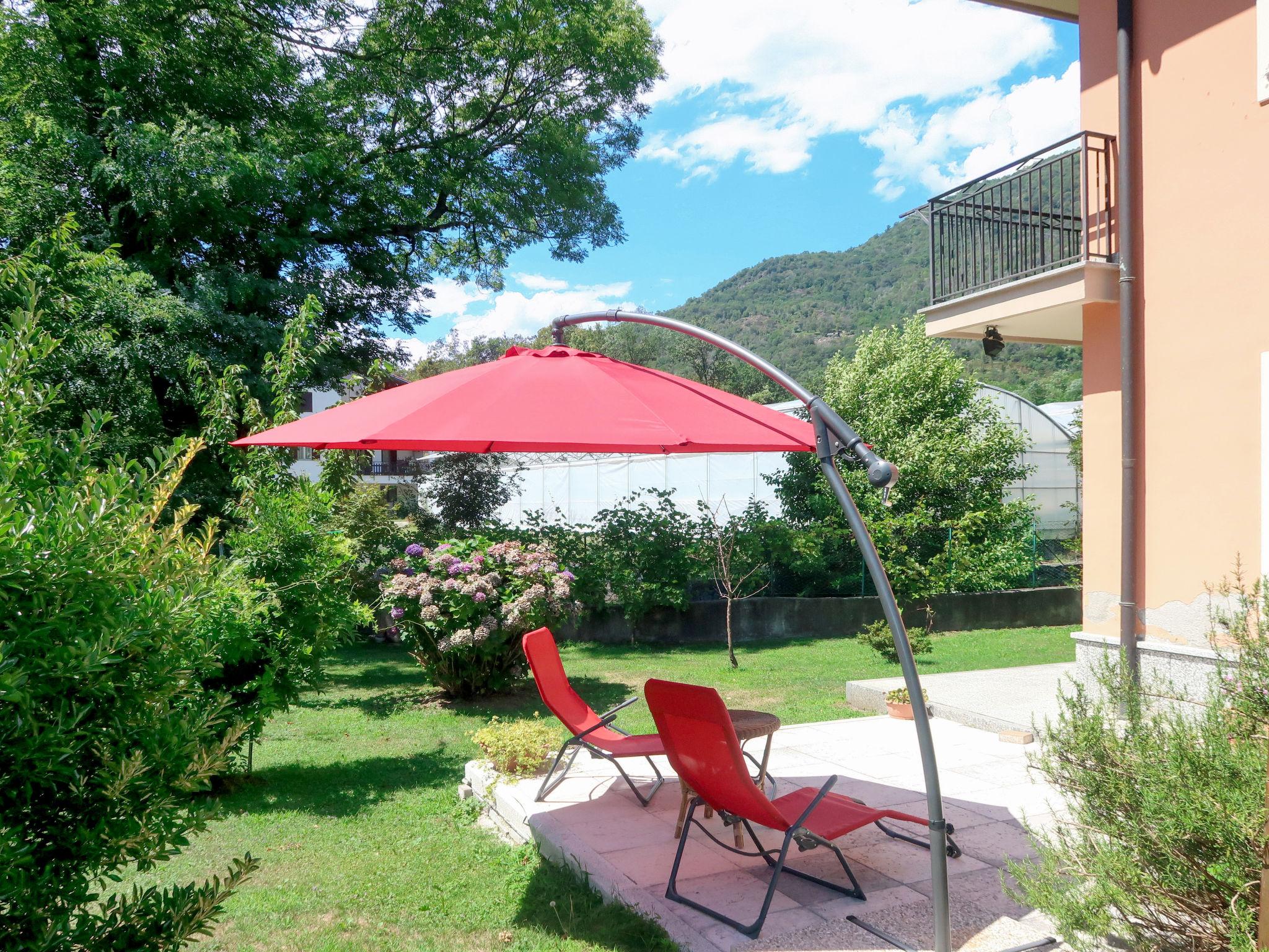 Photo 3 - 1 bedroom Apartment in Mergozzo with garden and terrace