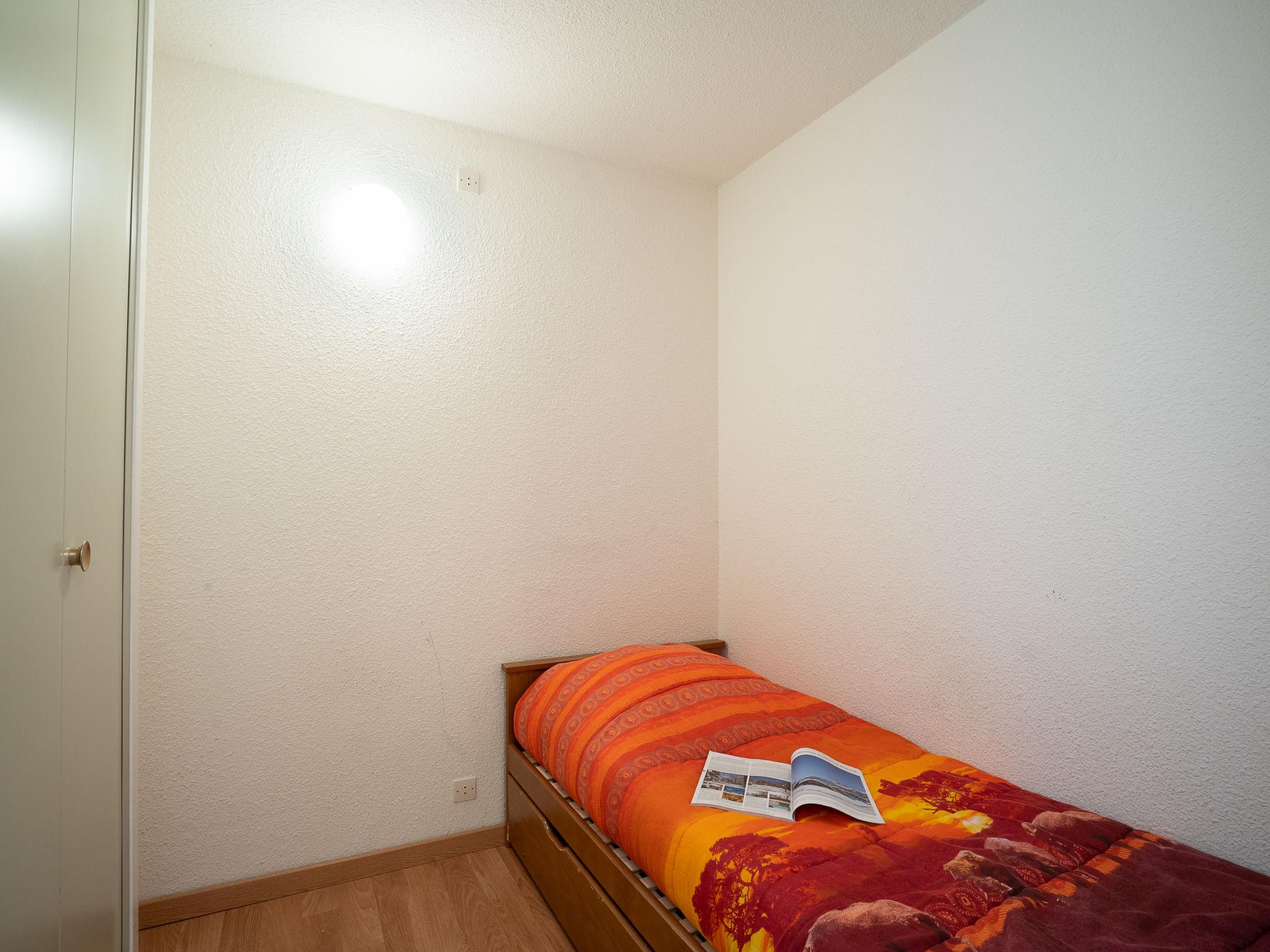 Foto 10 - Appartamento con 1 camera da letto a Villarembert con piscina e vista sulle montagne