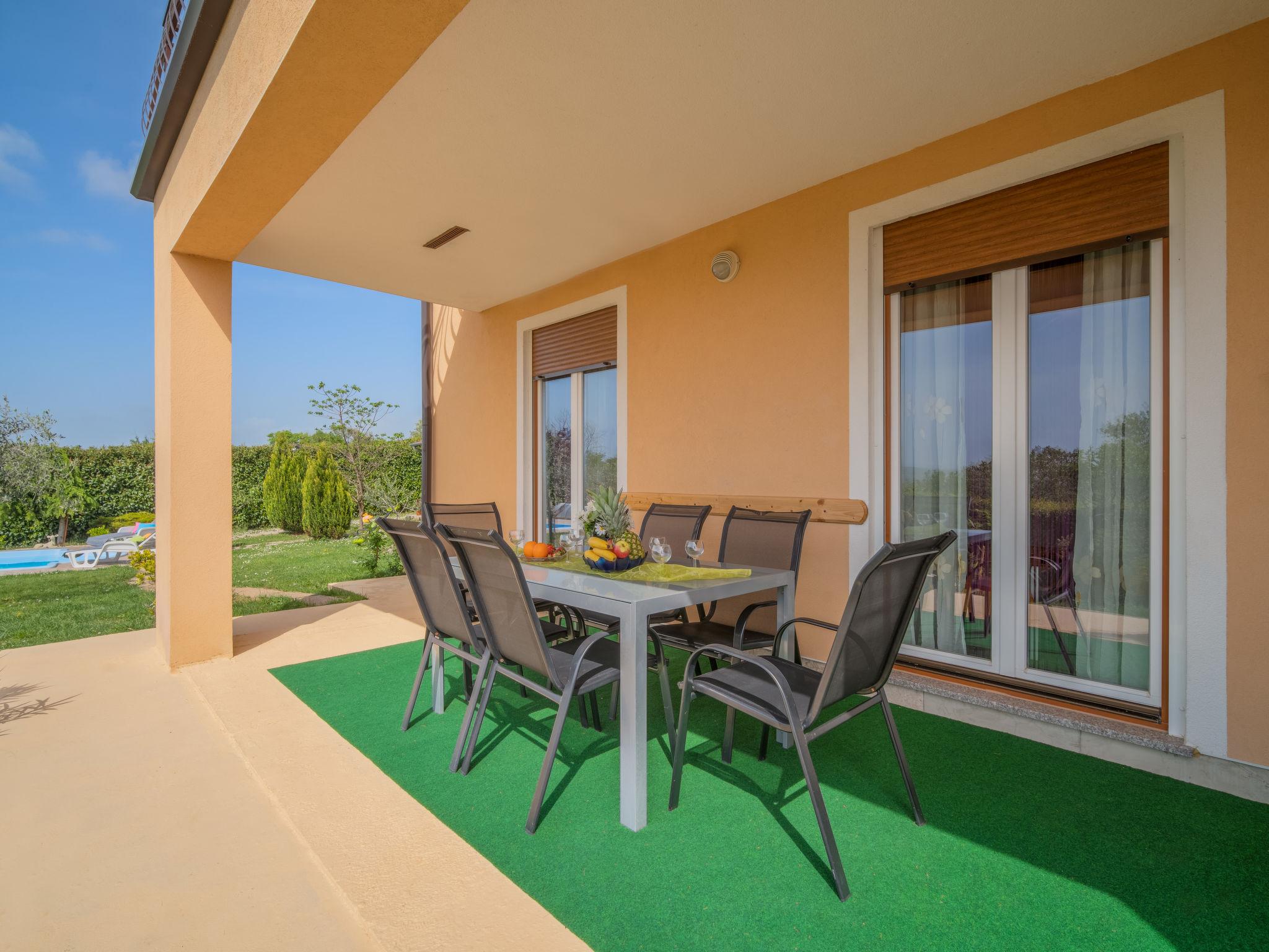 Photo 10 - Appartement de 2 chambres à Labin avec piscine privée et jardin