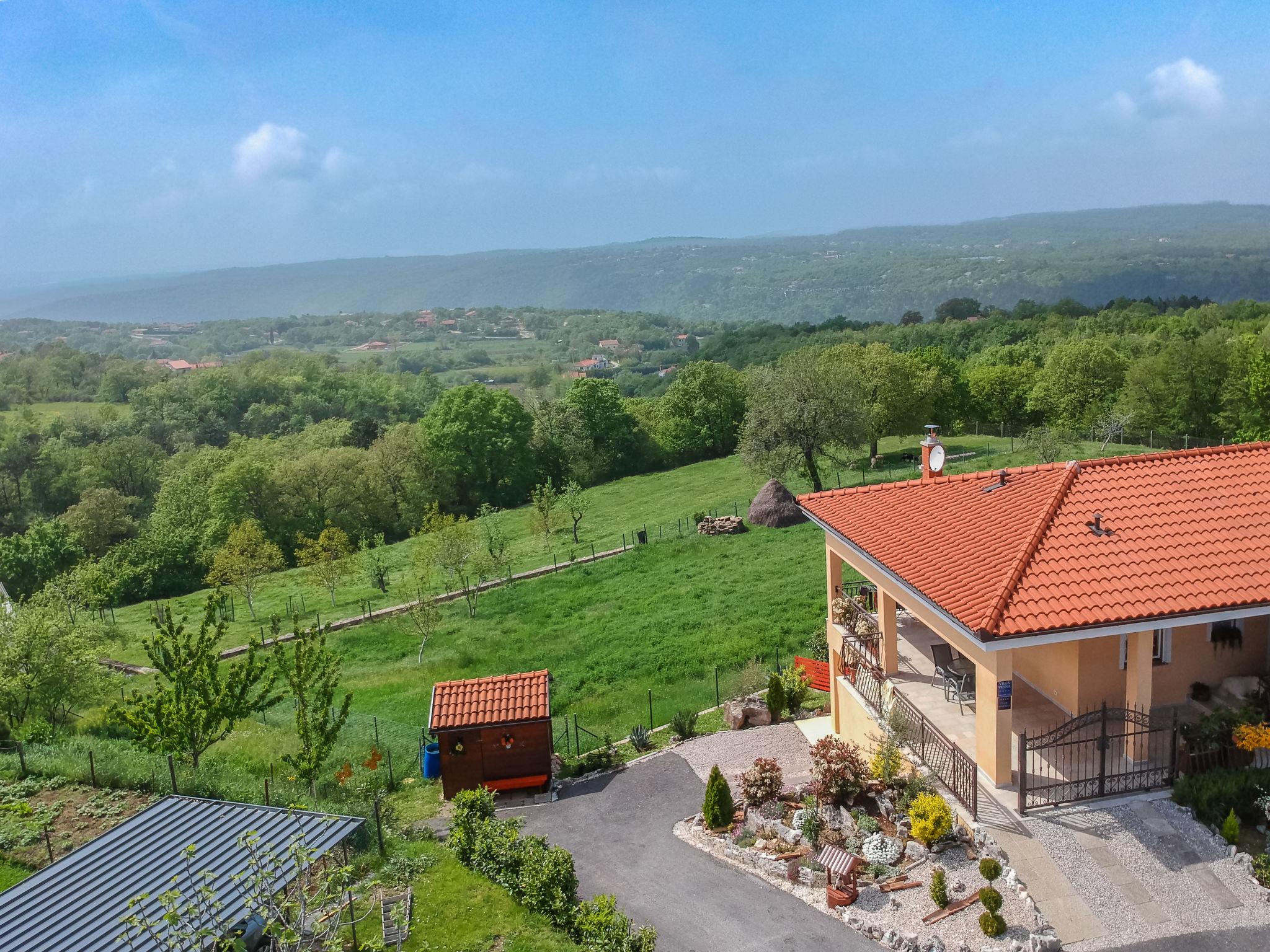 Foto 25 - Appartamento con 2 camere da letto a Labin con piscina privata e vista mare