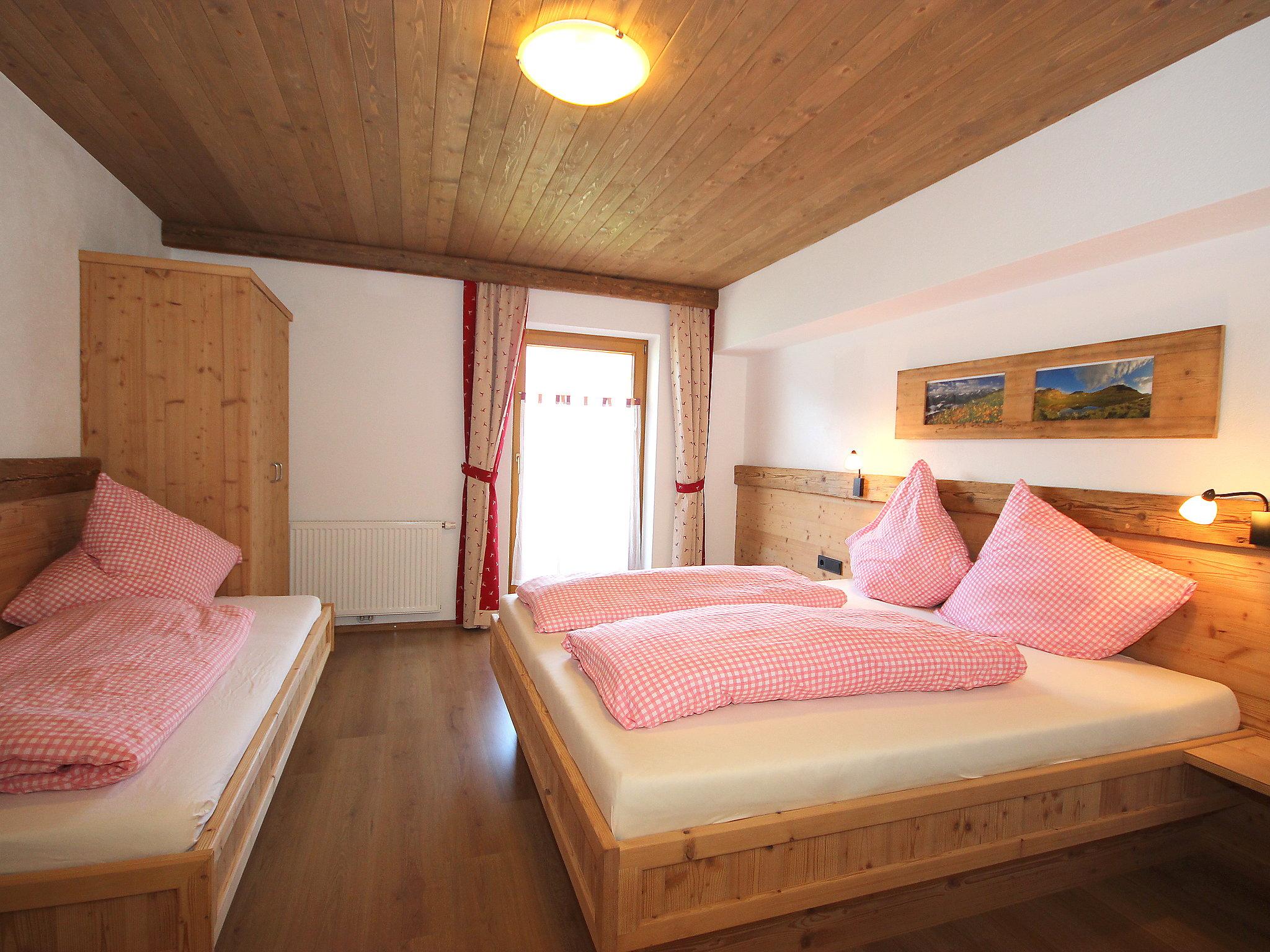 Foto 3 - Appartamento con 3 camere da letto a Aschau im Zillertal con giardino